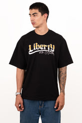 Camiseta over LIBERTY