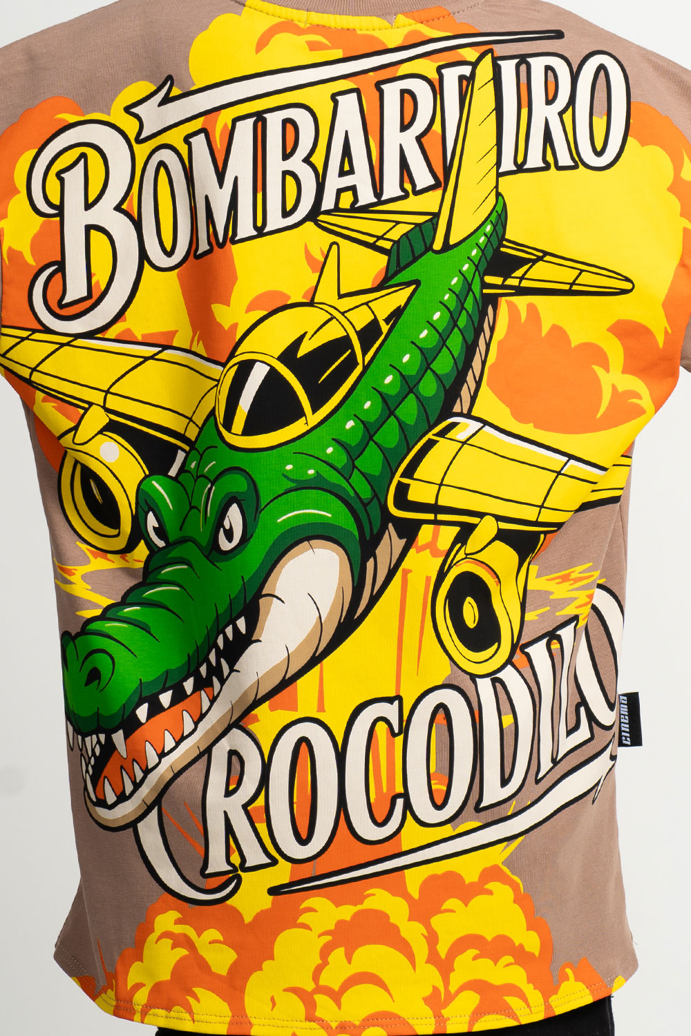 camiseta over BOMBARDIRO COCODRILO