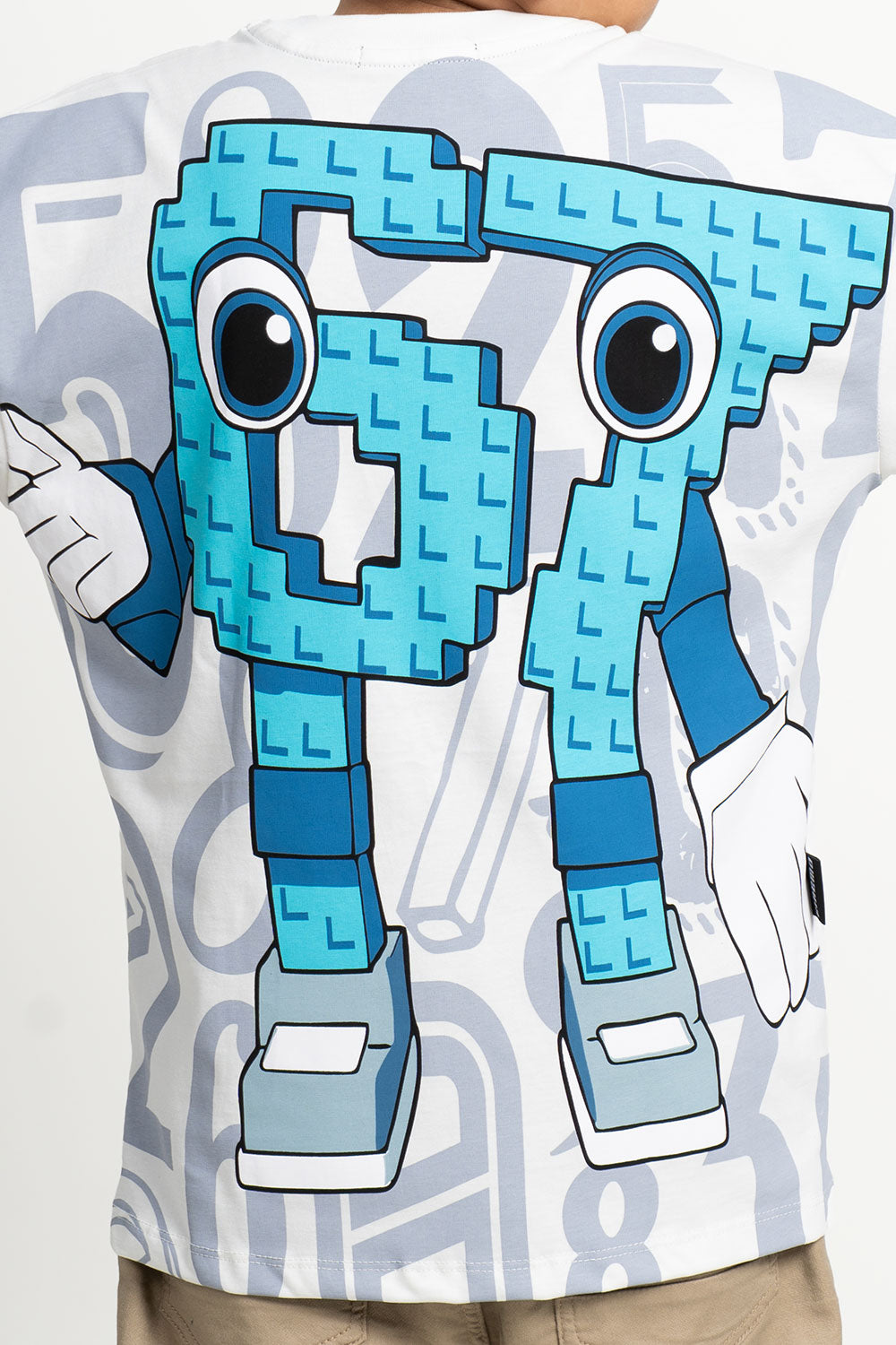 camiseta over SIX SEVEN