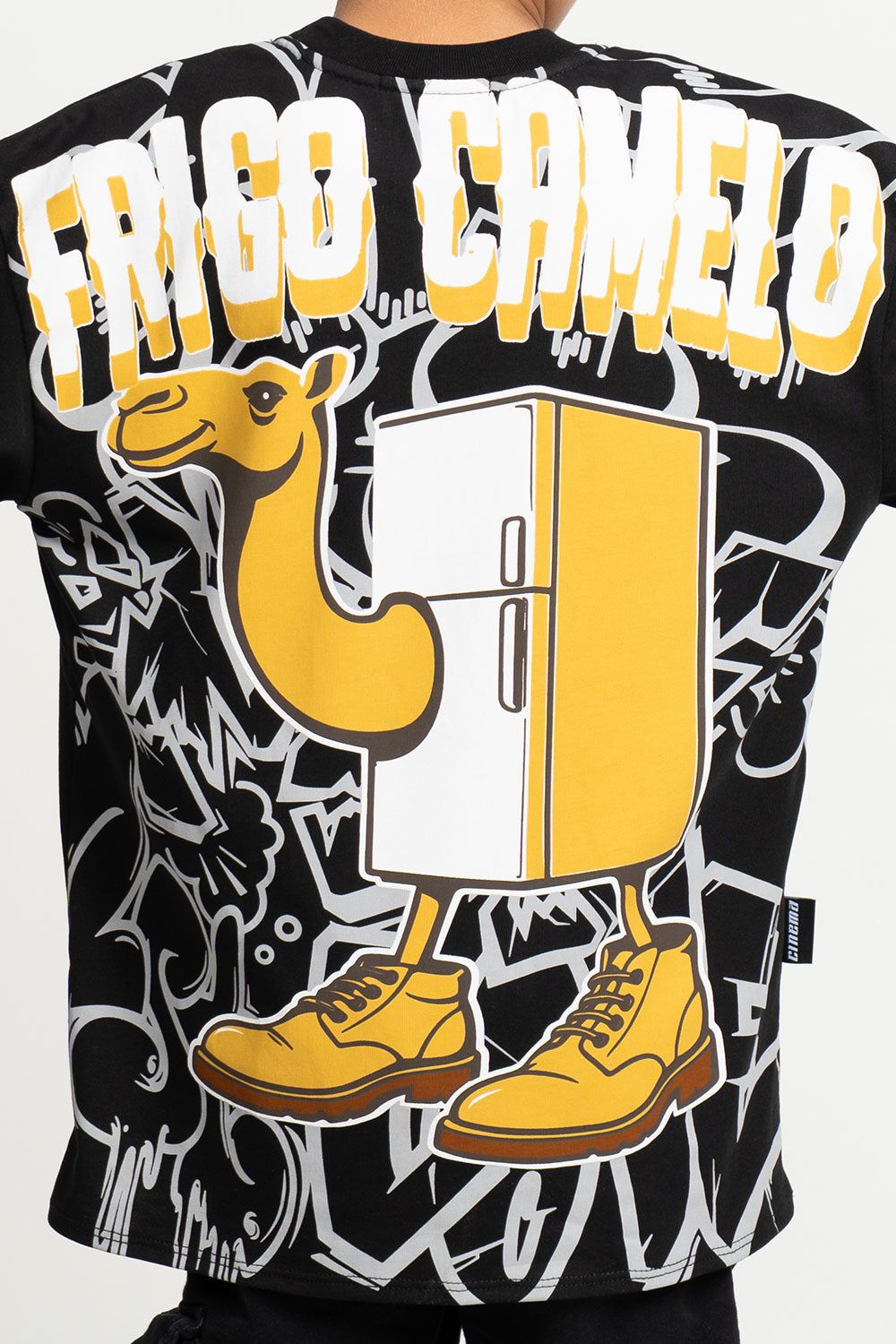 camiseta over FRIGO CAMELO