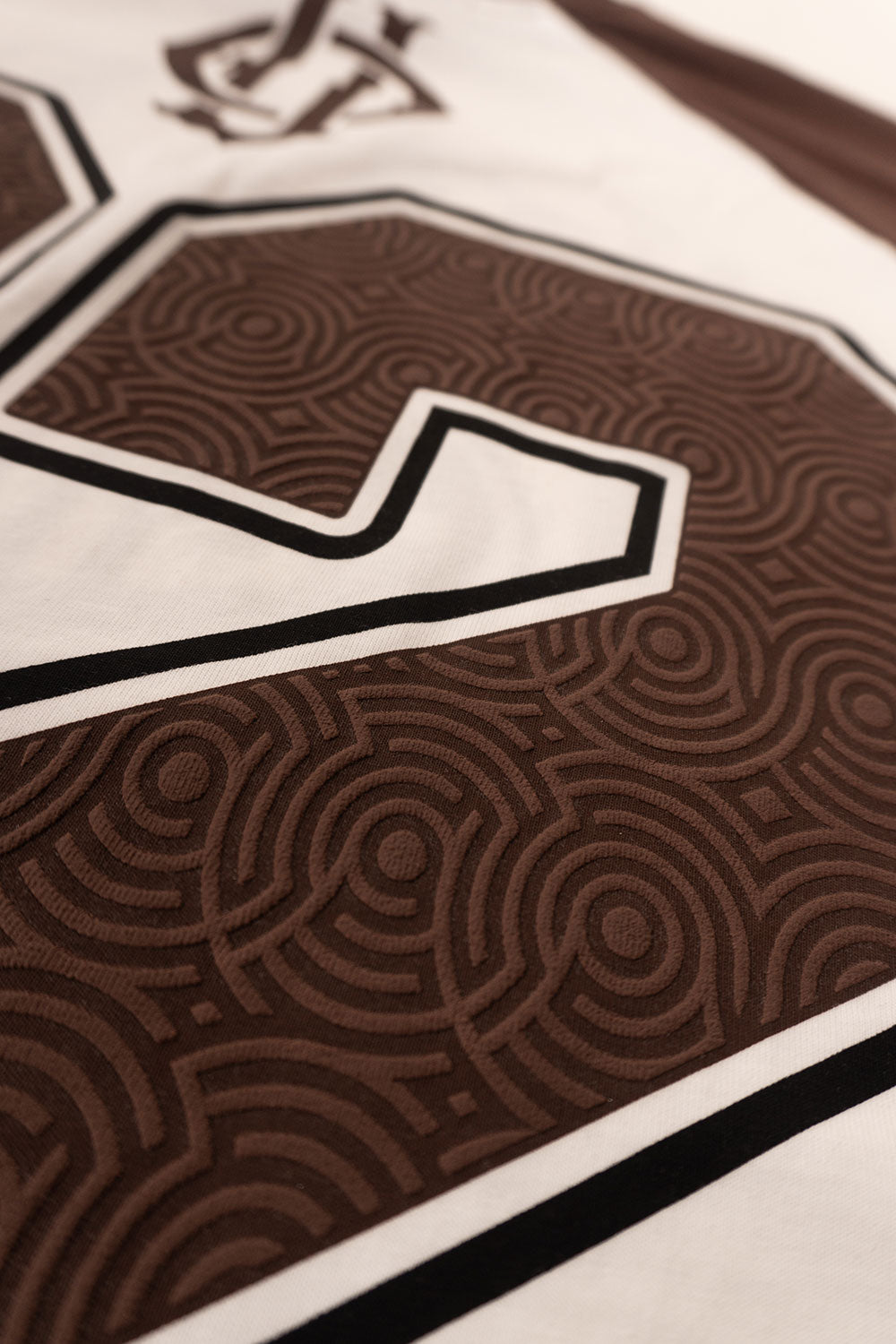 Camiseta OVER WHITE C.U.