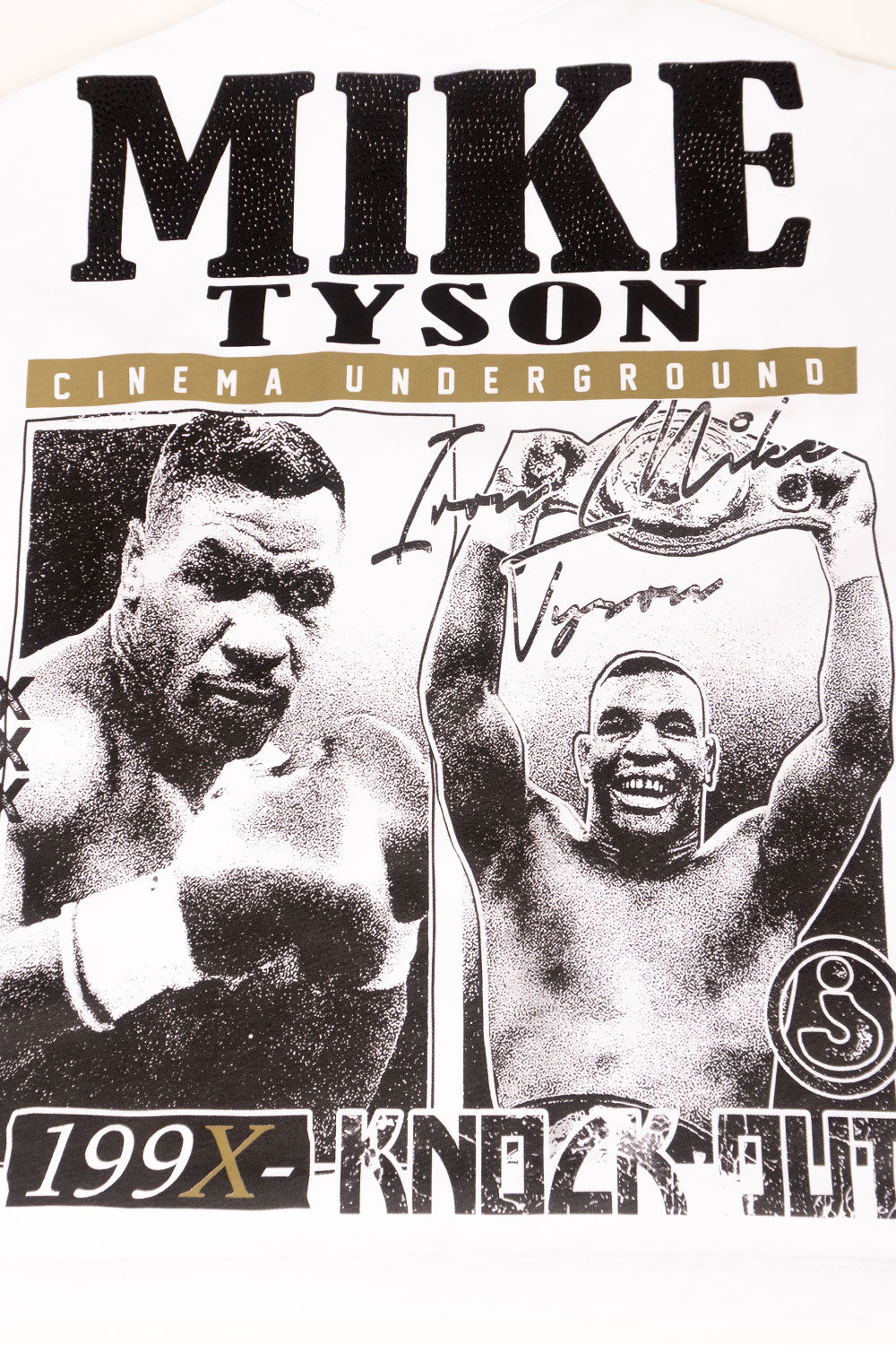 ESQUELETO MURCIELAGO CINEMA TYSON