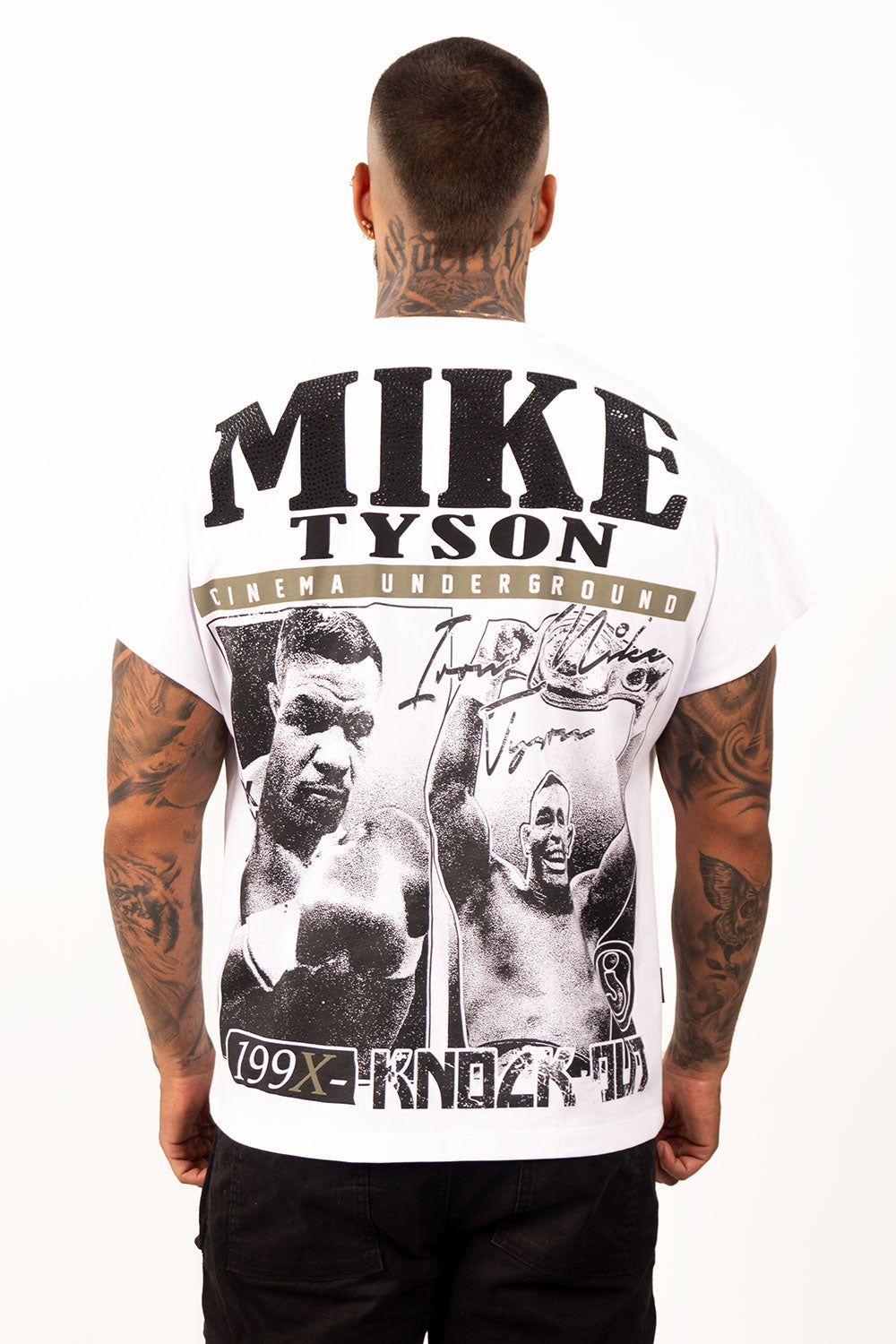 ESQUELETO MURCIELAGO CINEMA TYSON