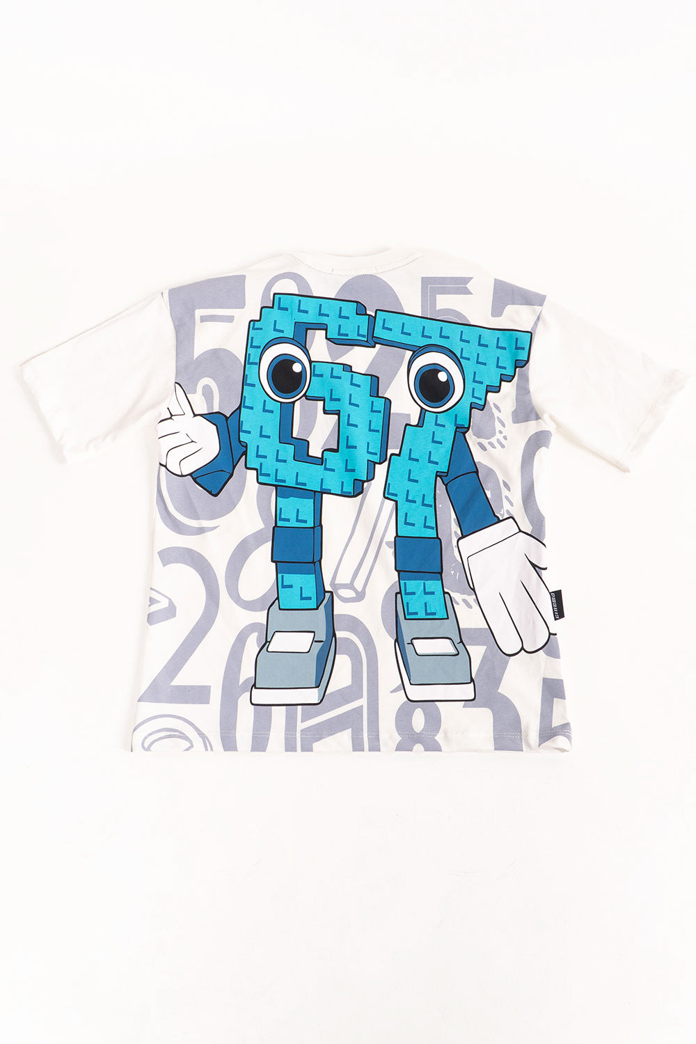 camiseta over SIX SEVEN