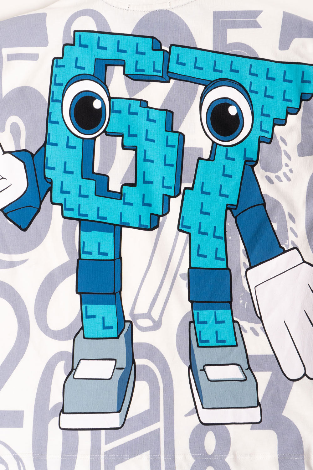 camiseta over SIX SEVEN