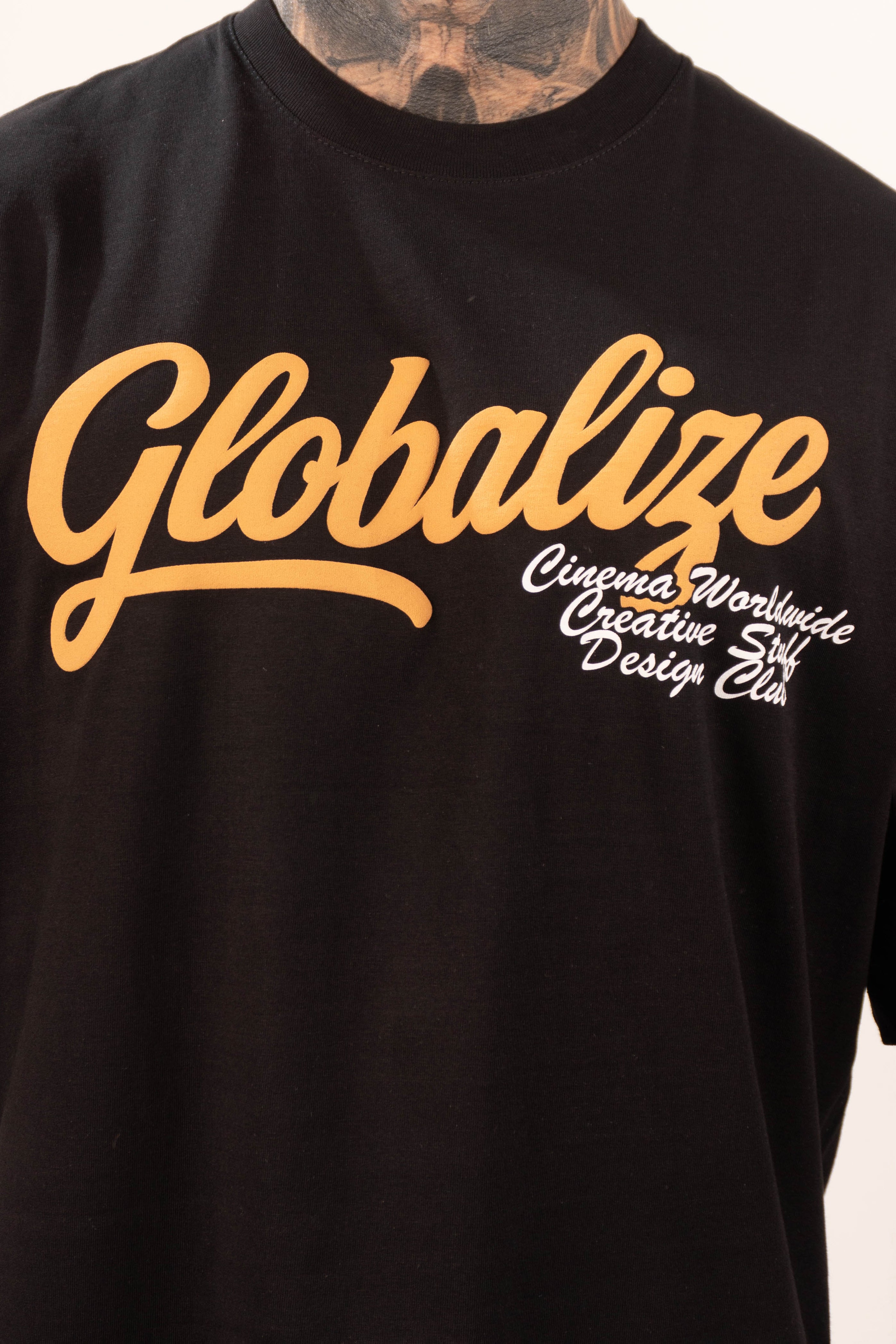 Camiseta over GLOBALIZE