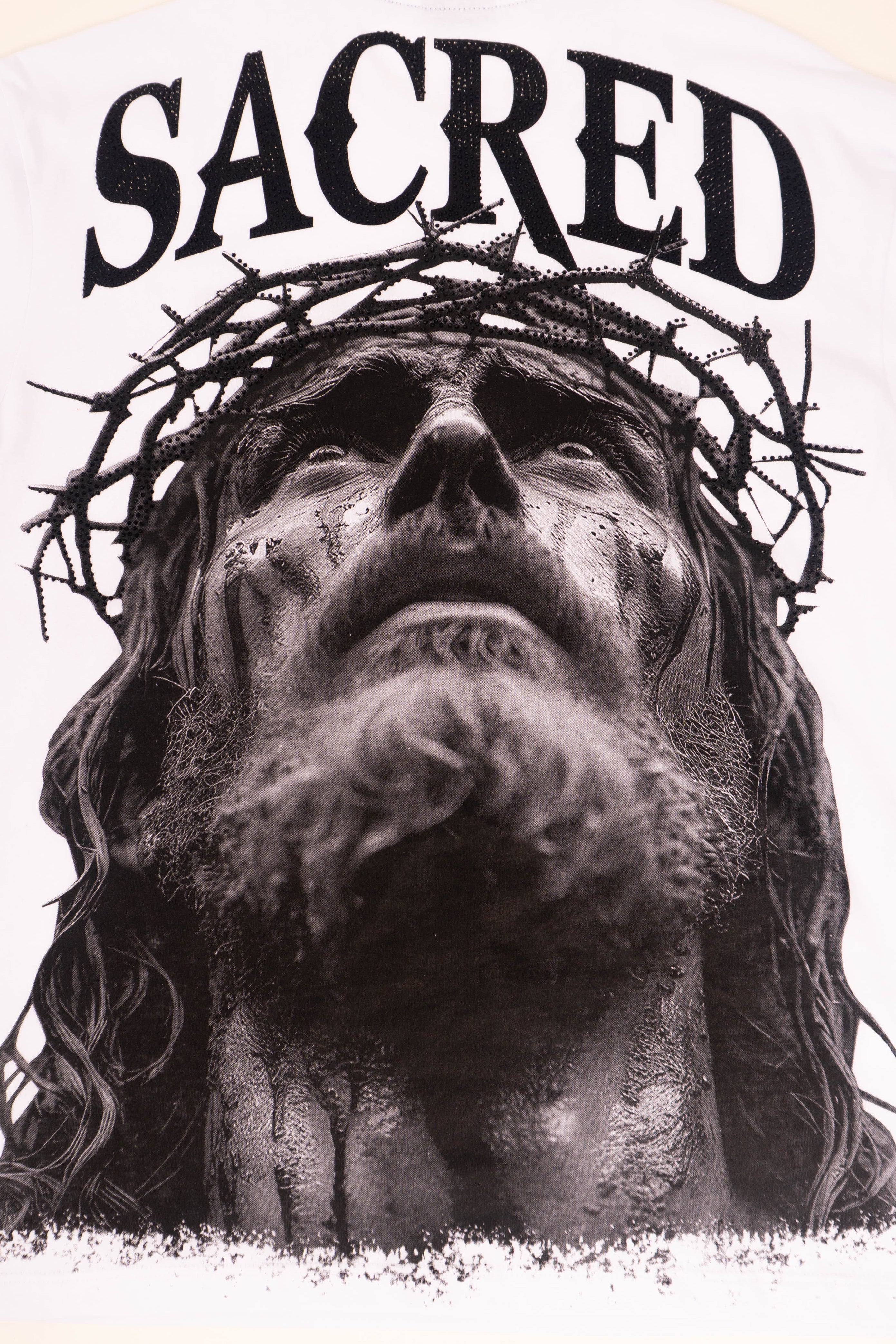 Camiseta SACRED