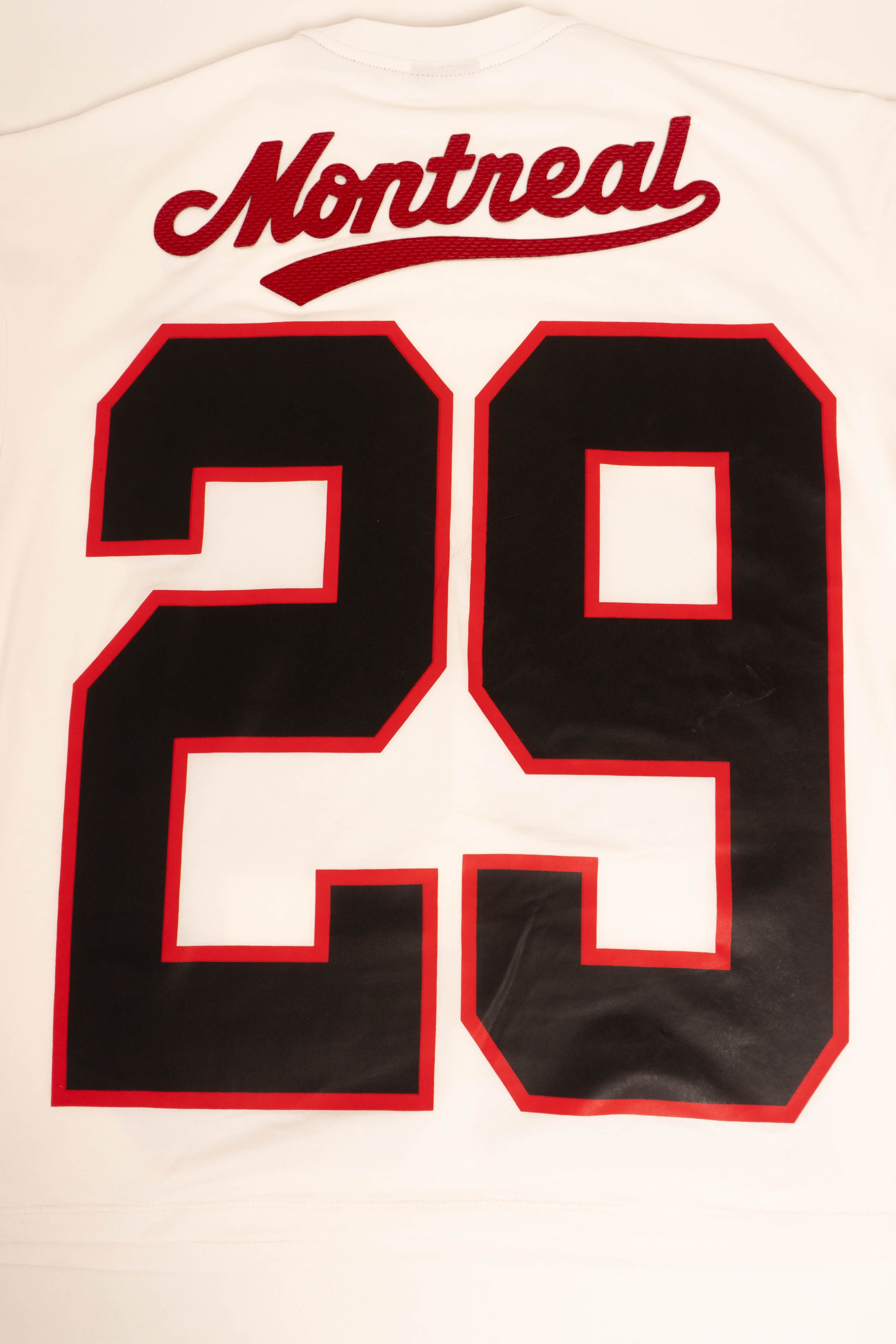 Camiseta over MONTREAL