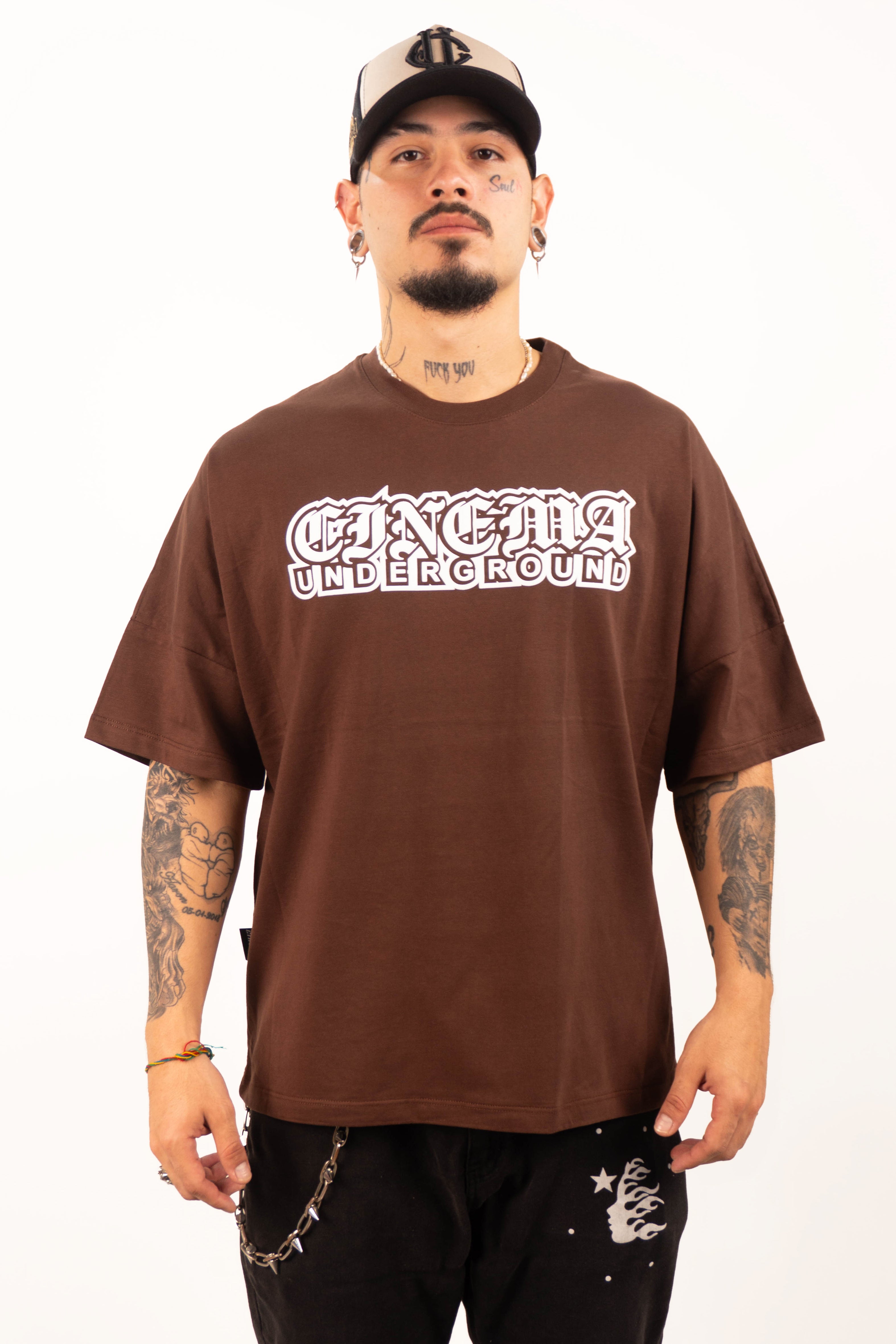 Camiseta over MOSHBEAB