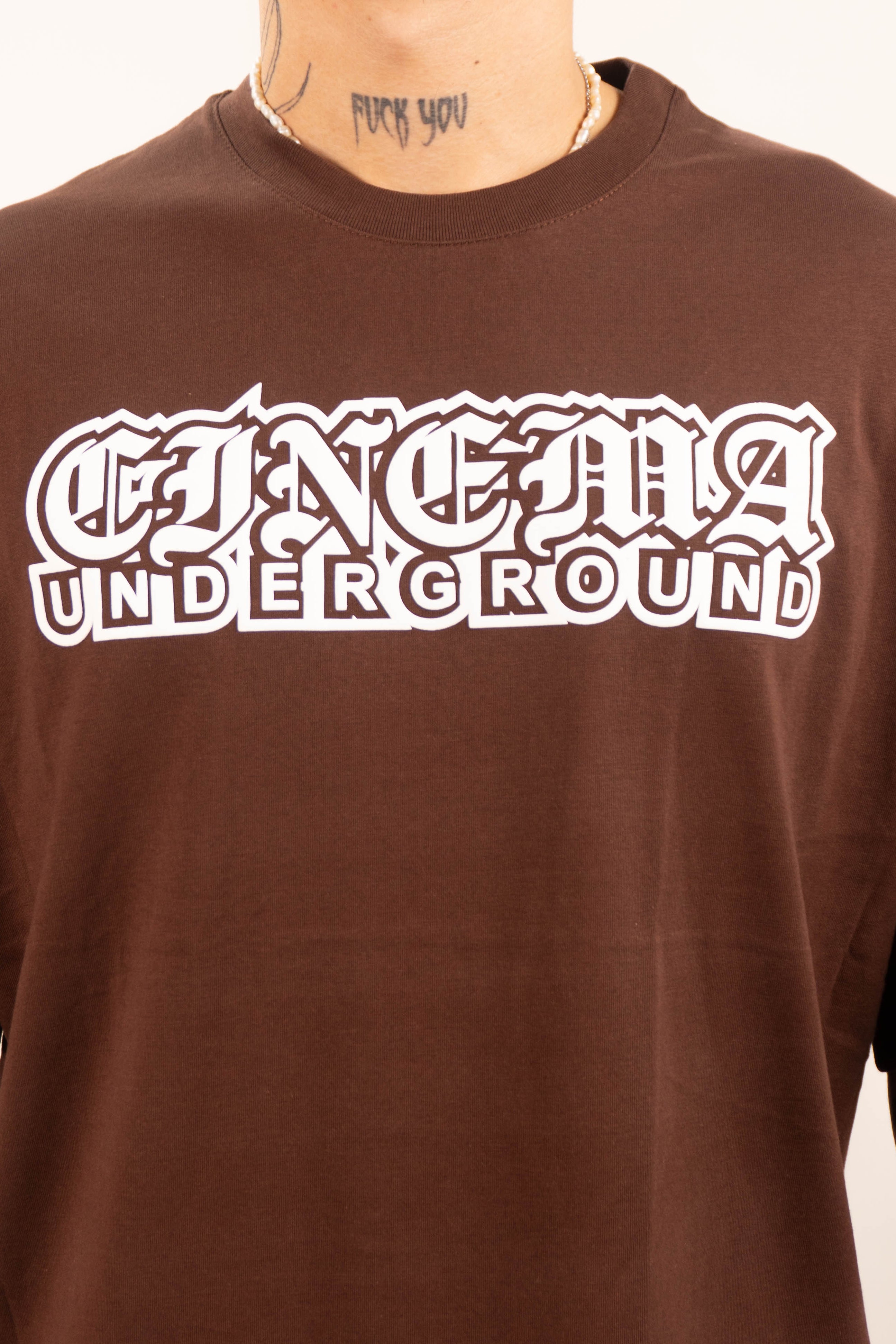Camiseta over MOSHBEAB