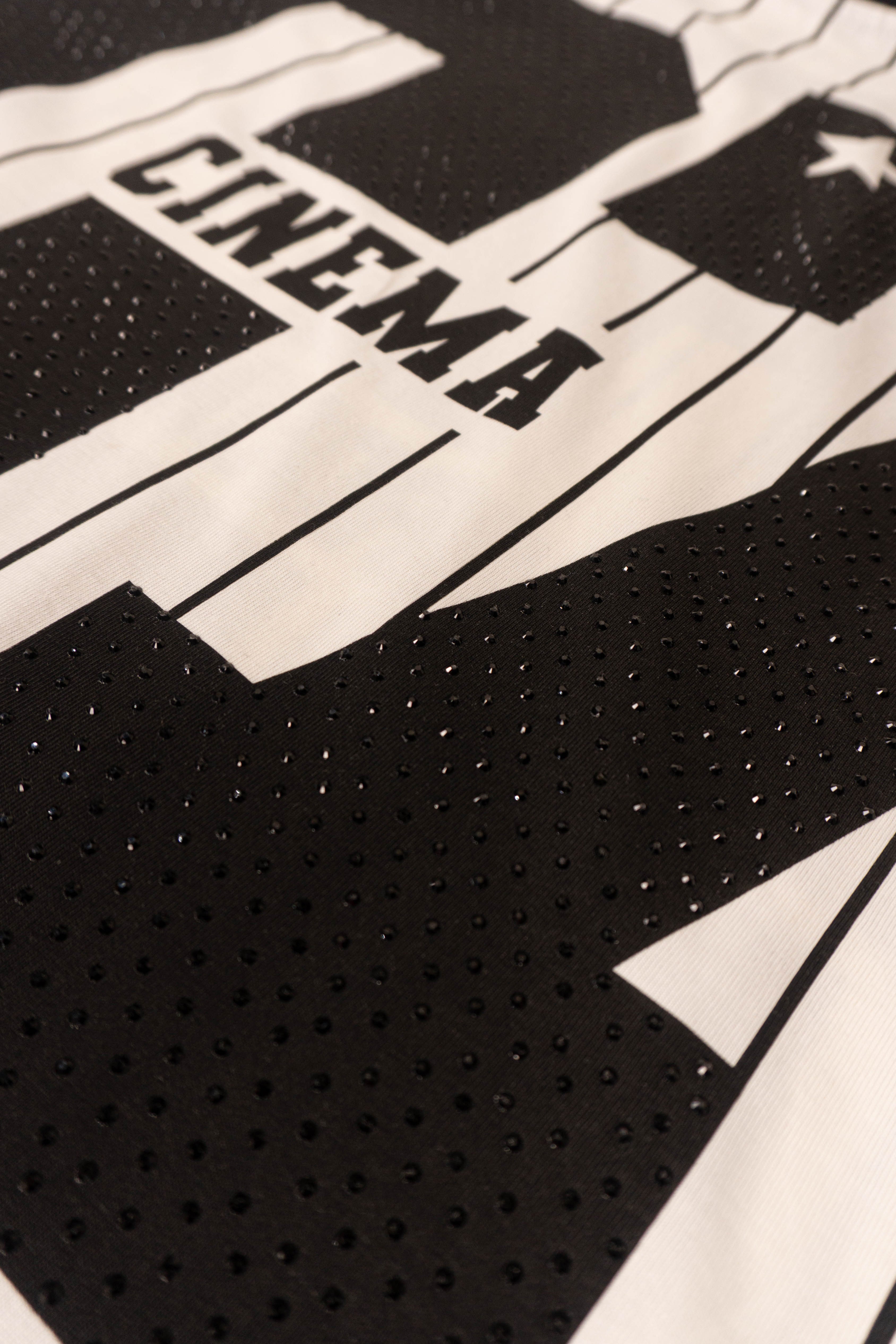 Camiseta over COLLAGE DIVISION