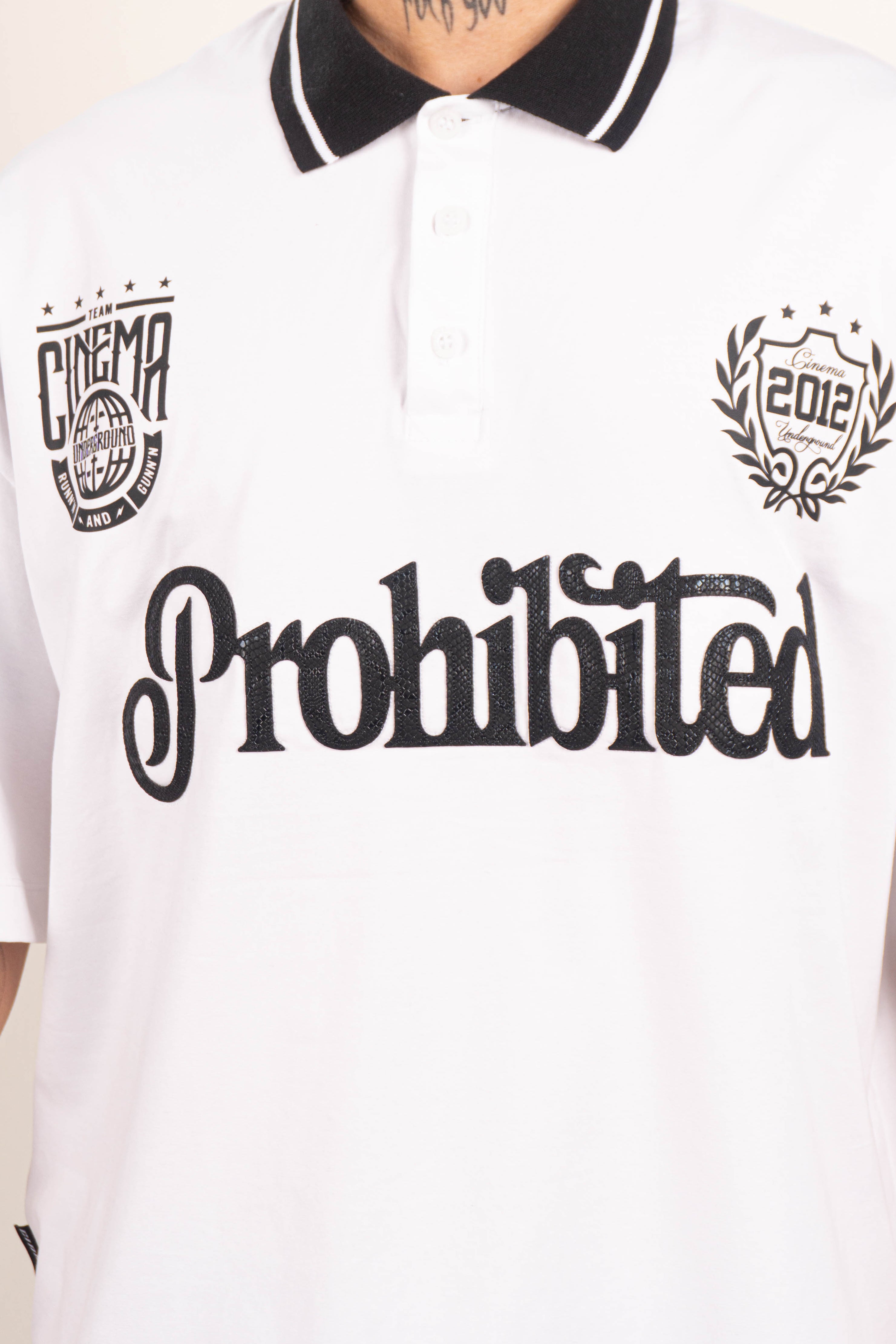 Camiseta over PROHIBITED