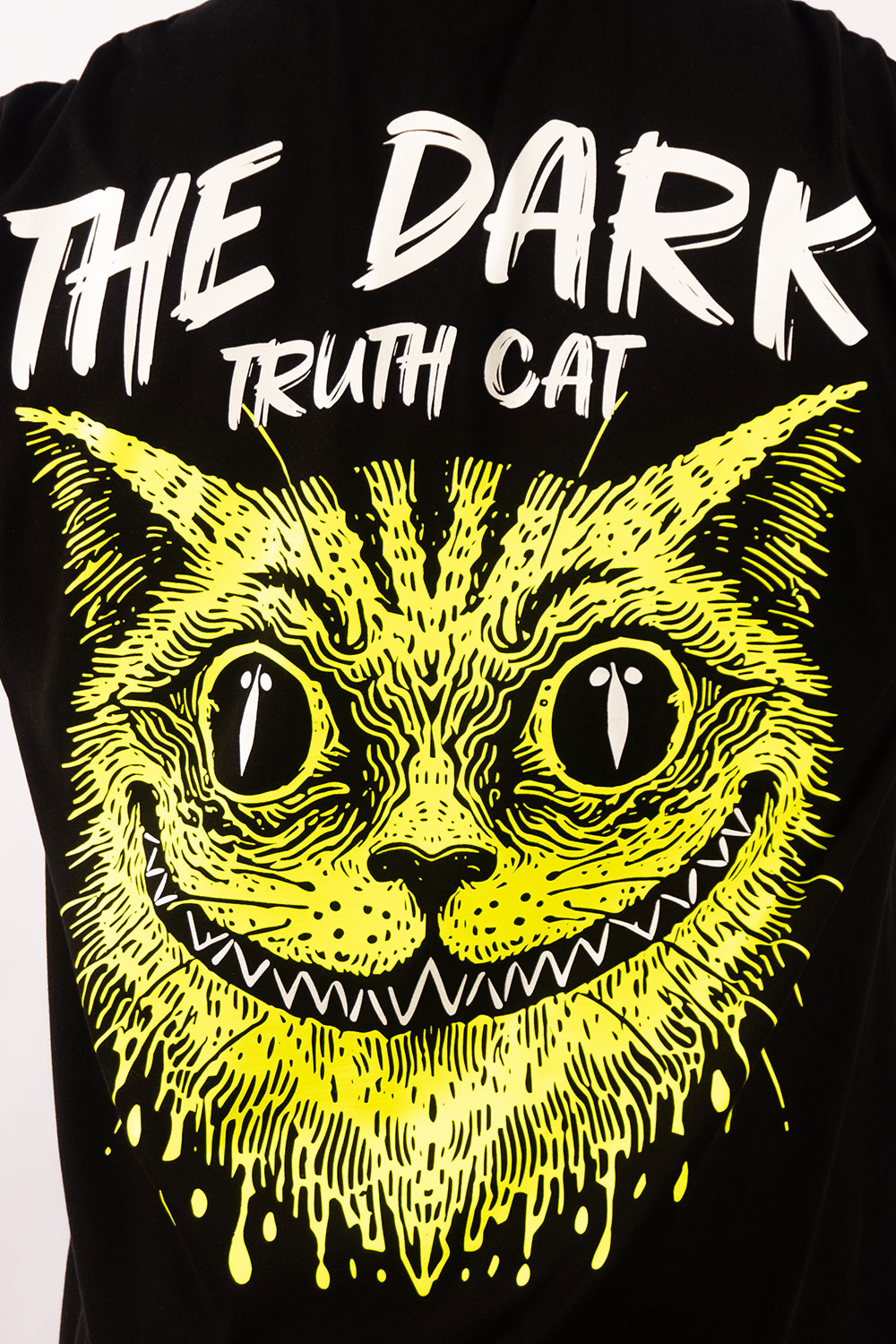 Camiseta OVER CAT THE DARK