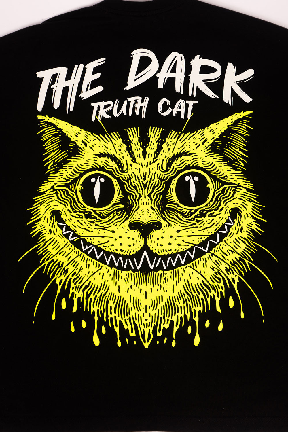 Camiseta OVER CAT THE DARK