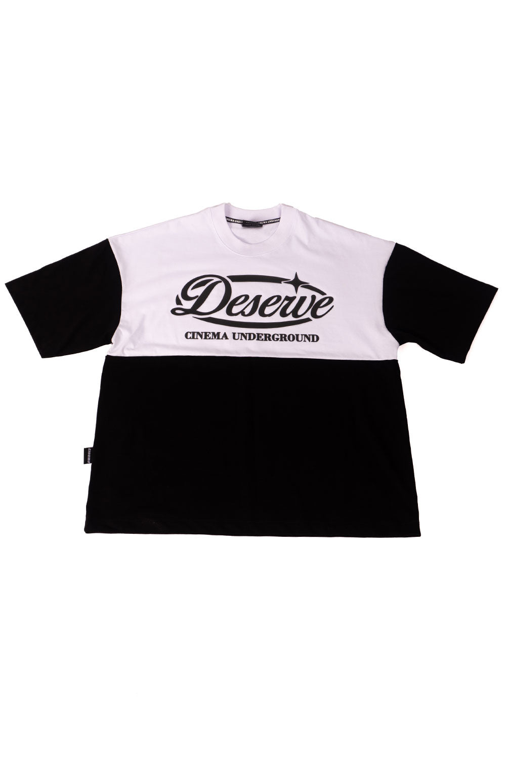 Camiseta OVER DESERVE