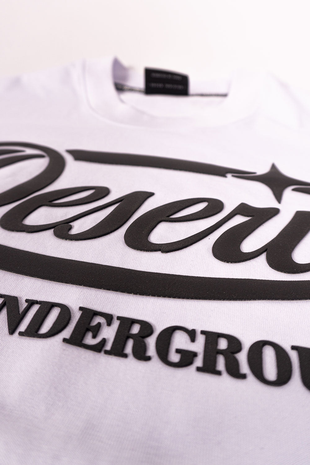 Camiseta OVER DESERVE