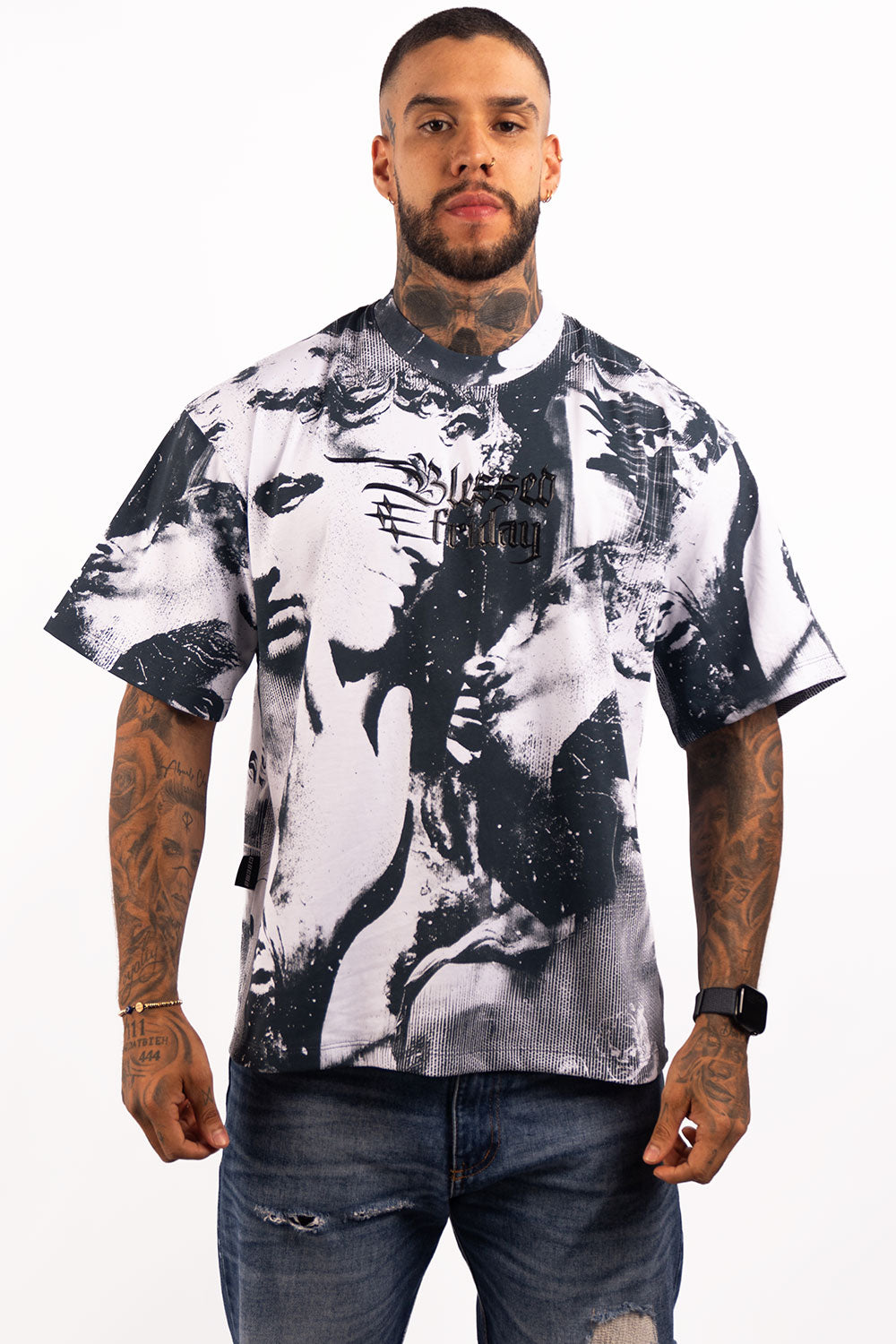 Camiseta BOXY FIT BLESSED FRIDAY