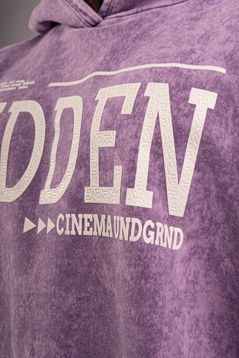 Buzo Oversize  HIDDEN CINEMA