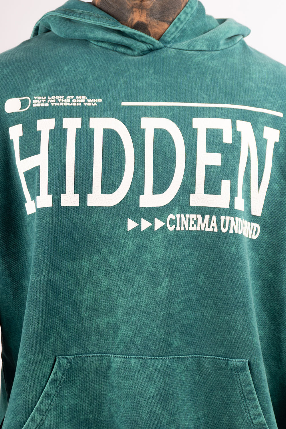 Buzo Oversize  HIDDEN CINEMA
