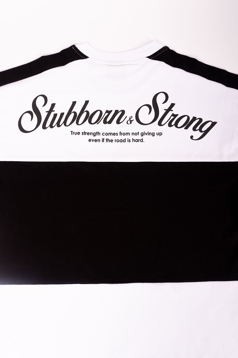 Camiseta OVER BOXY STUBBORN & STRONG