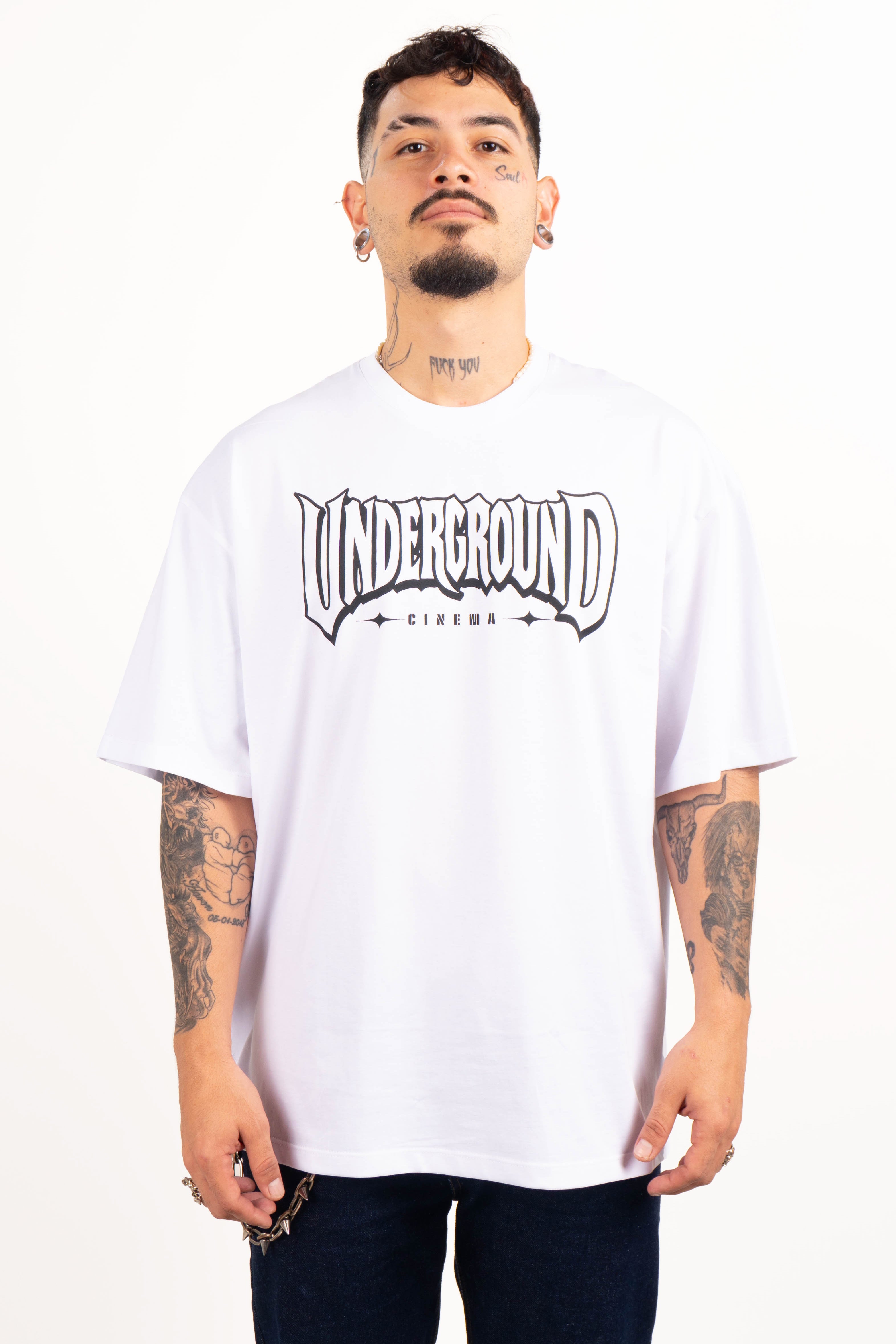 Camiseta over CHAINED