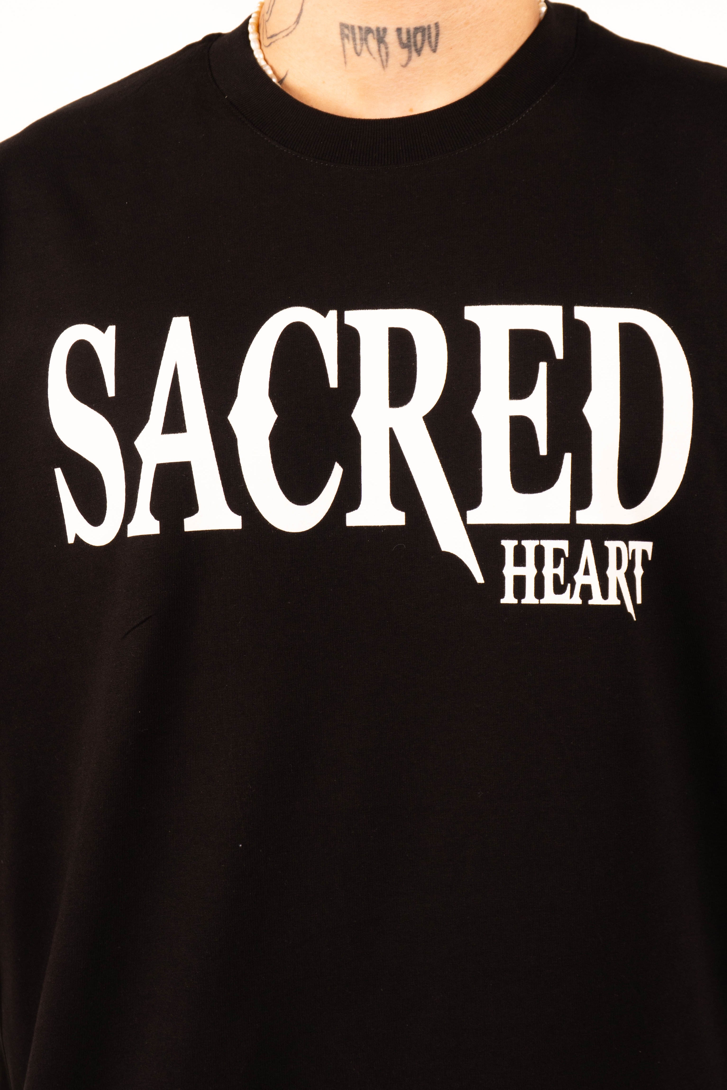 Camiseta over SACRED HEART