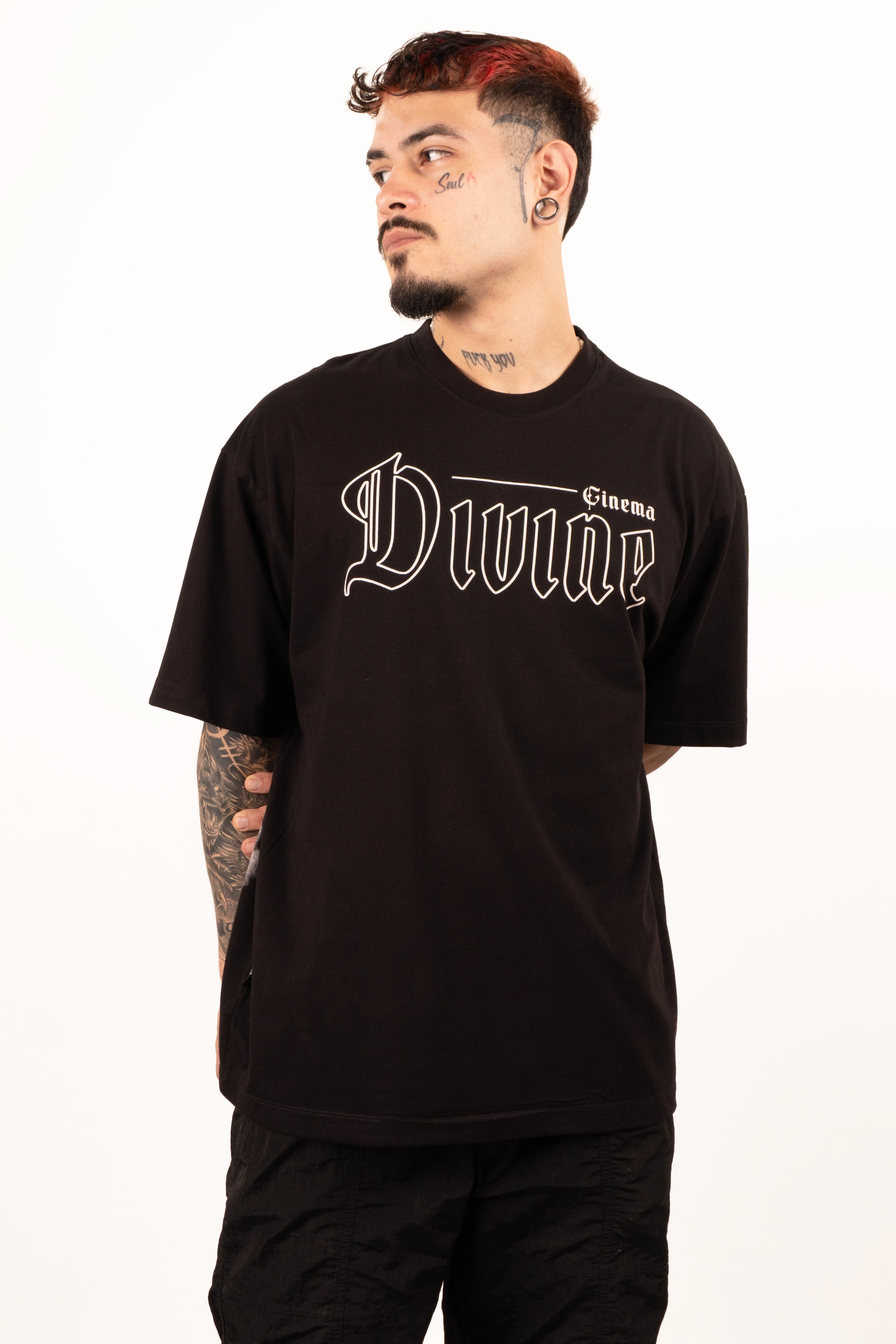 Camiseta over DIVINE TRINITY