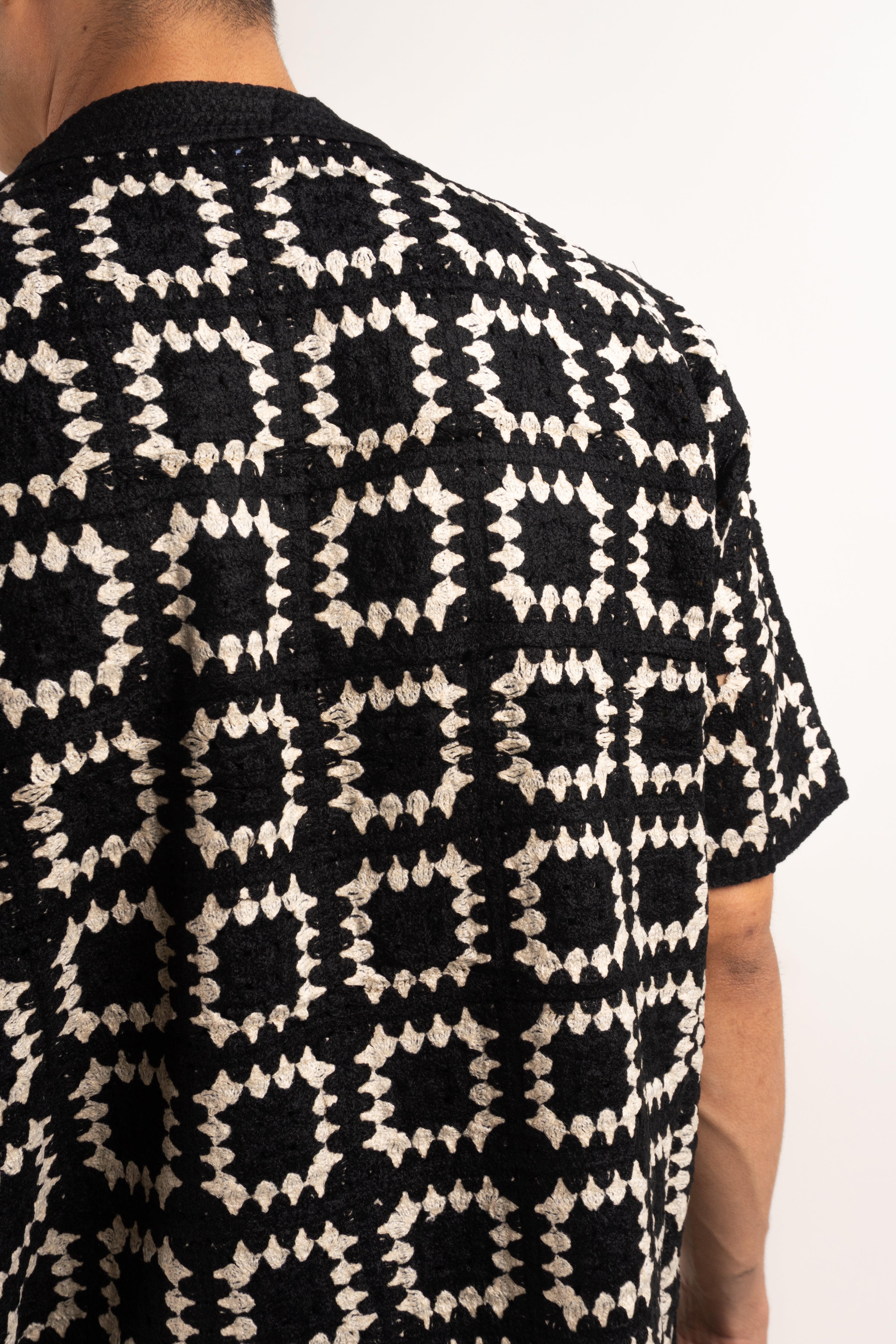 Camiseta con cuello TEJIDA