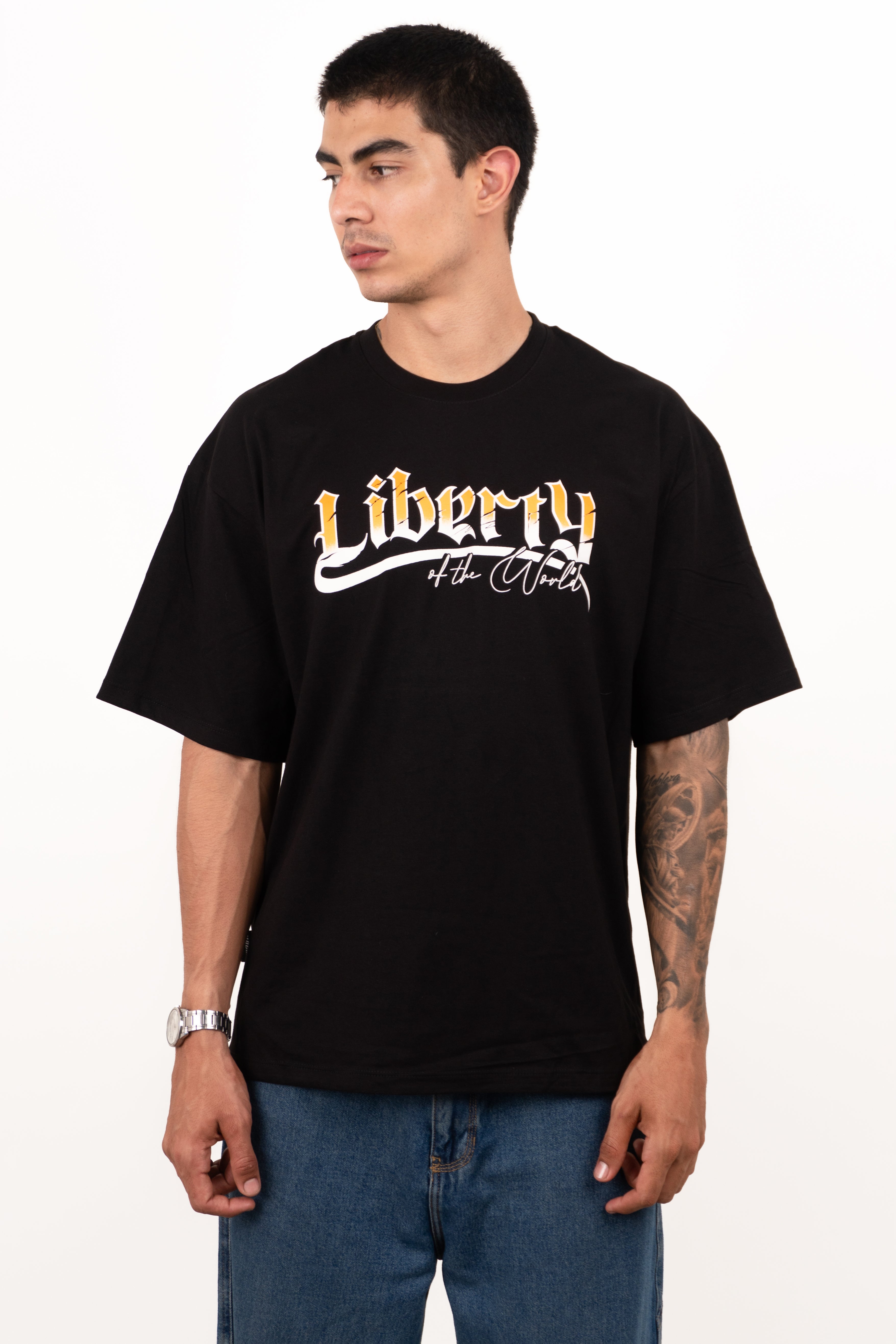 Camiseta over LIBERTY