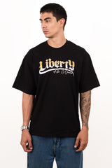 Camiseta over LIBERTY