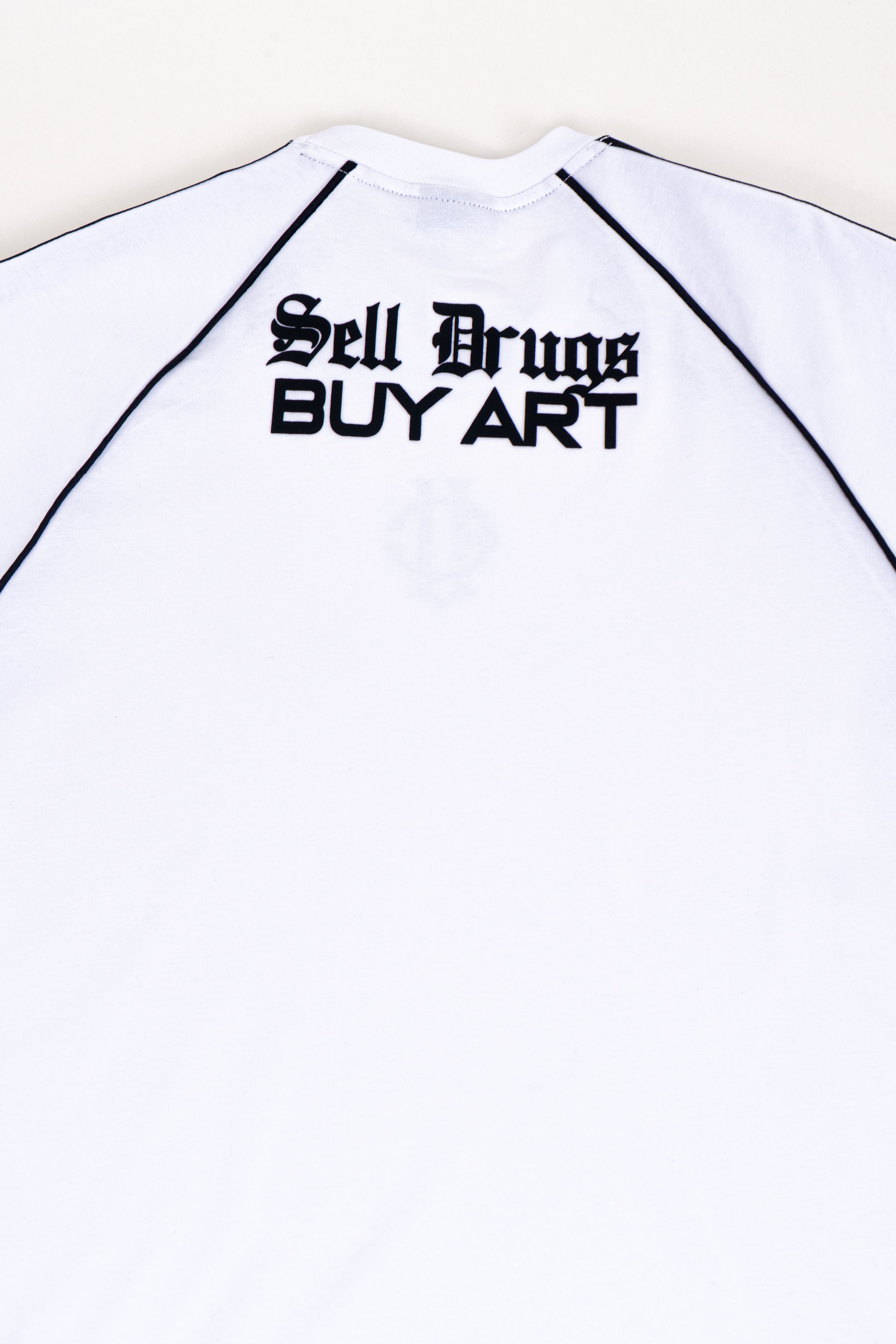 Camiseta over DRUGS AND ART