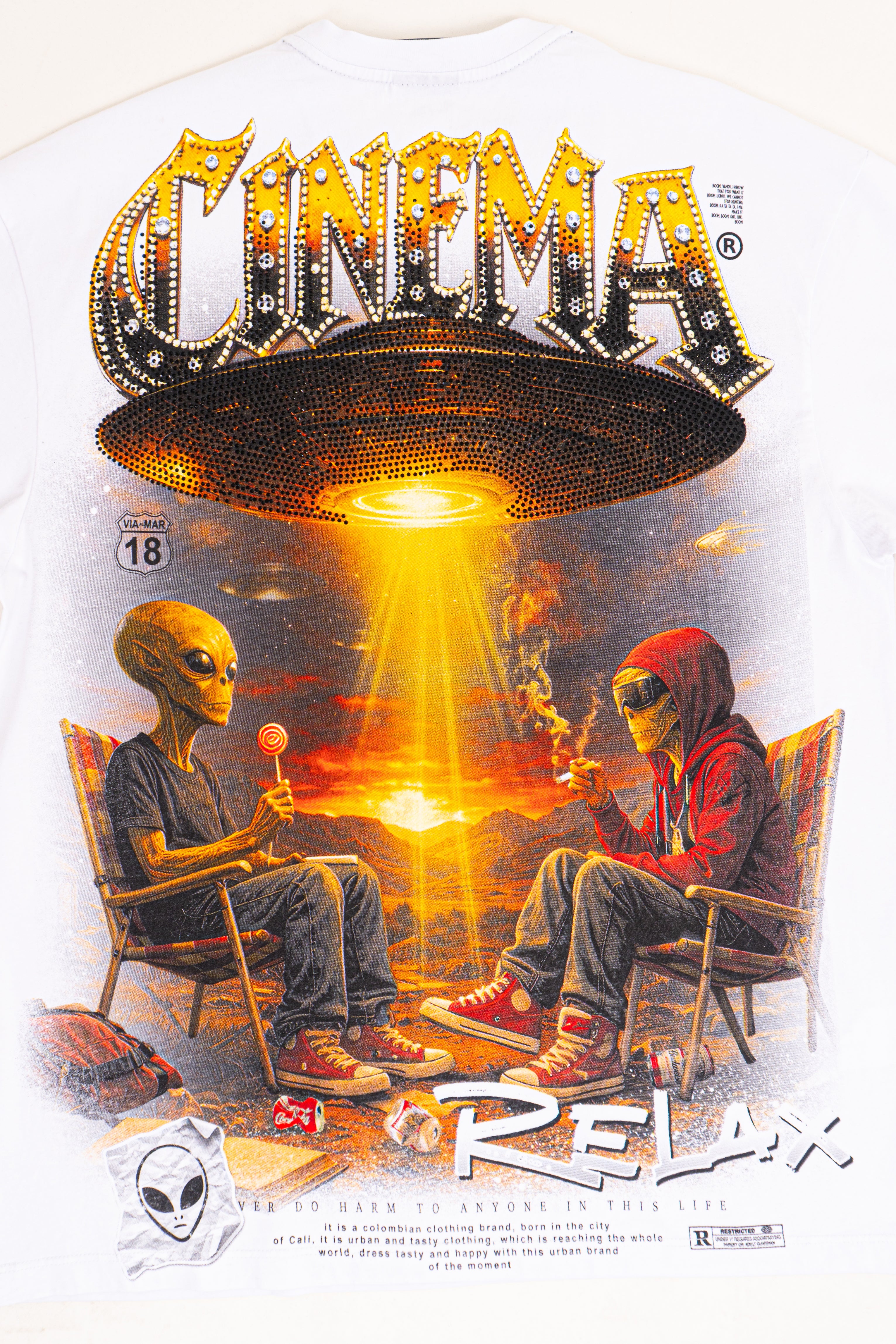 Camiseta over ALIENS UNDER