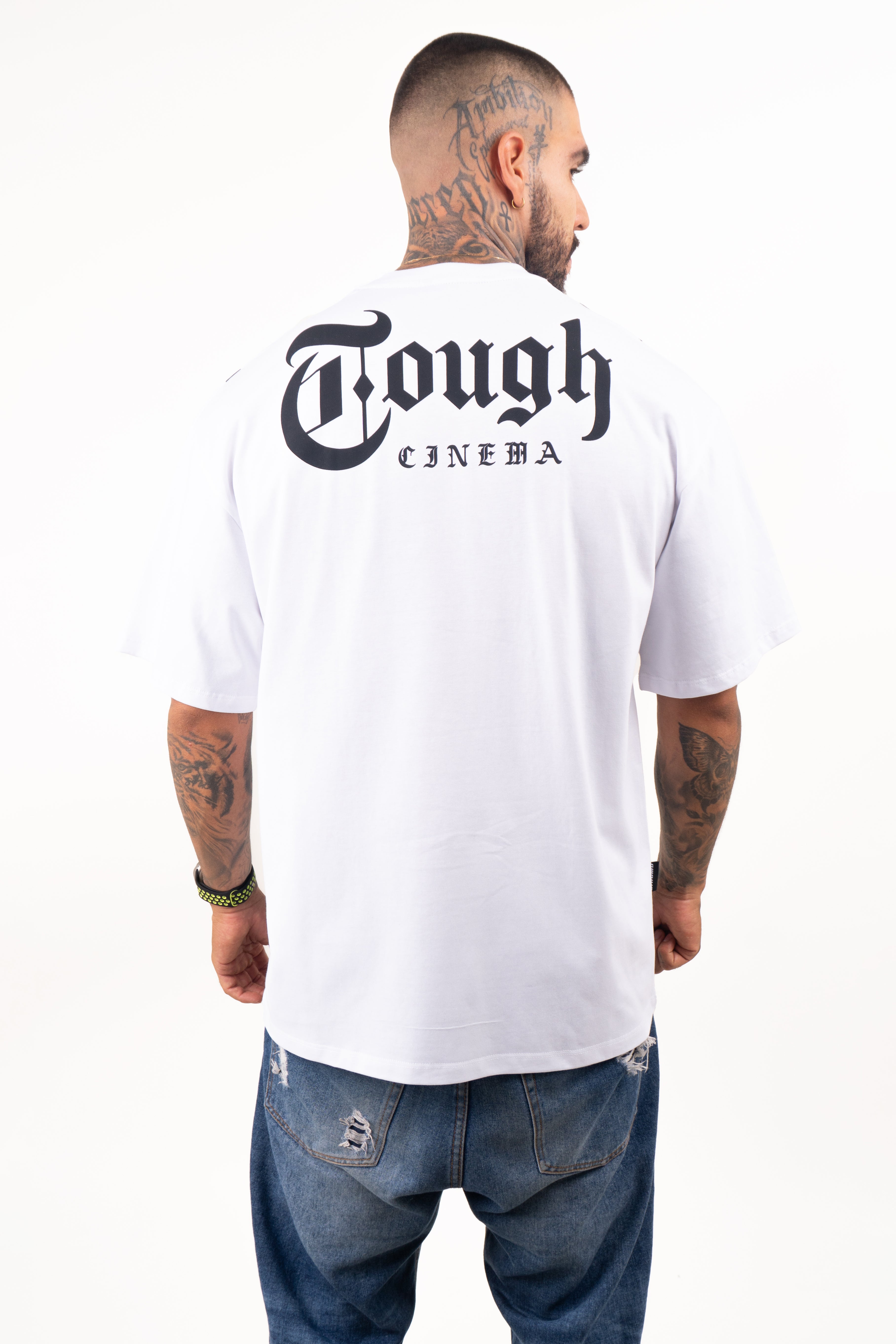 Camiseta over TOUGH STREET