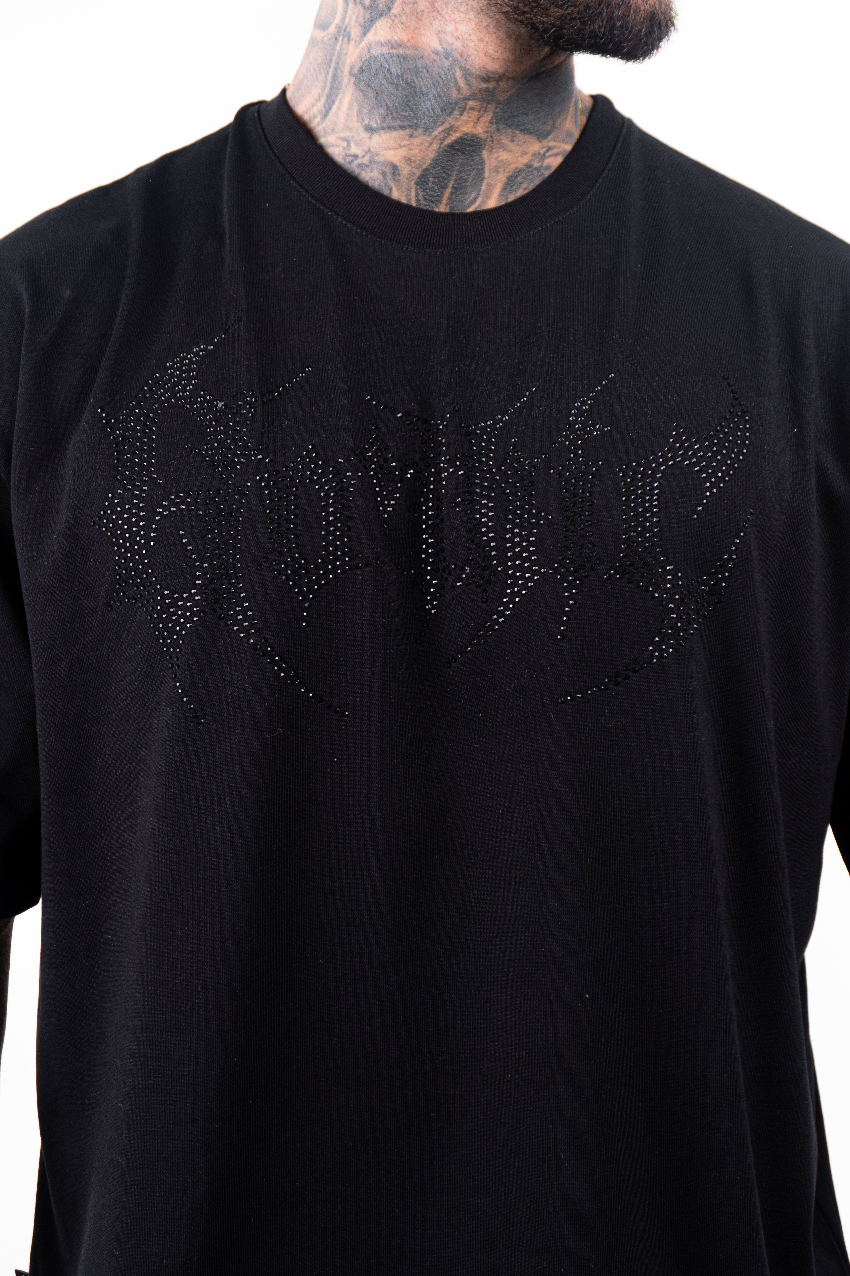 Camiseta over GOTHIC piedra negra