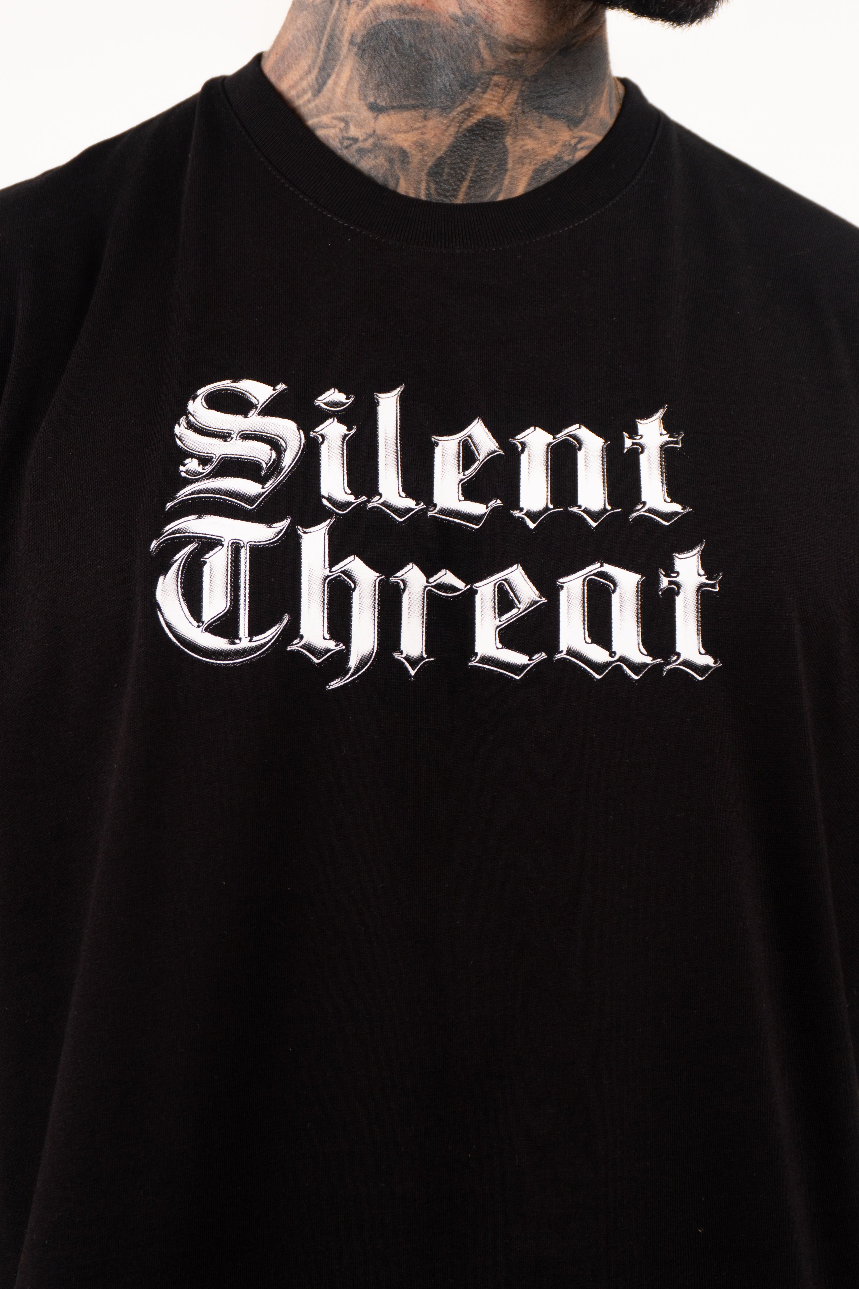 Camiseta over SILENT THREAT