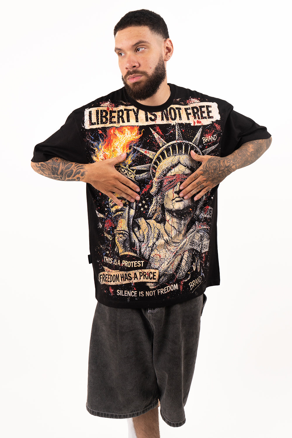 Camiseta over FREEDOM HAS PRICE