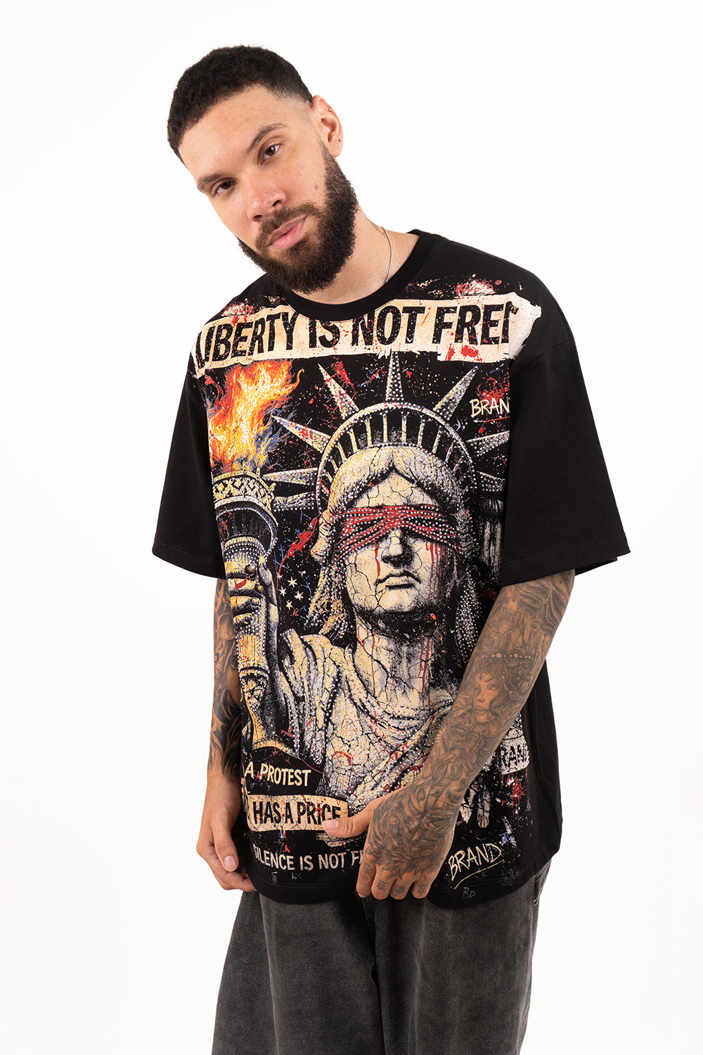 Camiseta over FREEDOM HAS PRICE