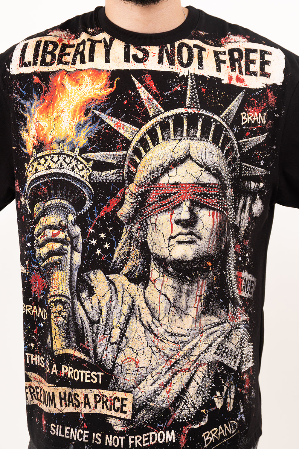 Camiseta over FREEDOM HAS PRICE