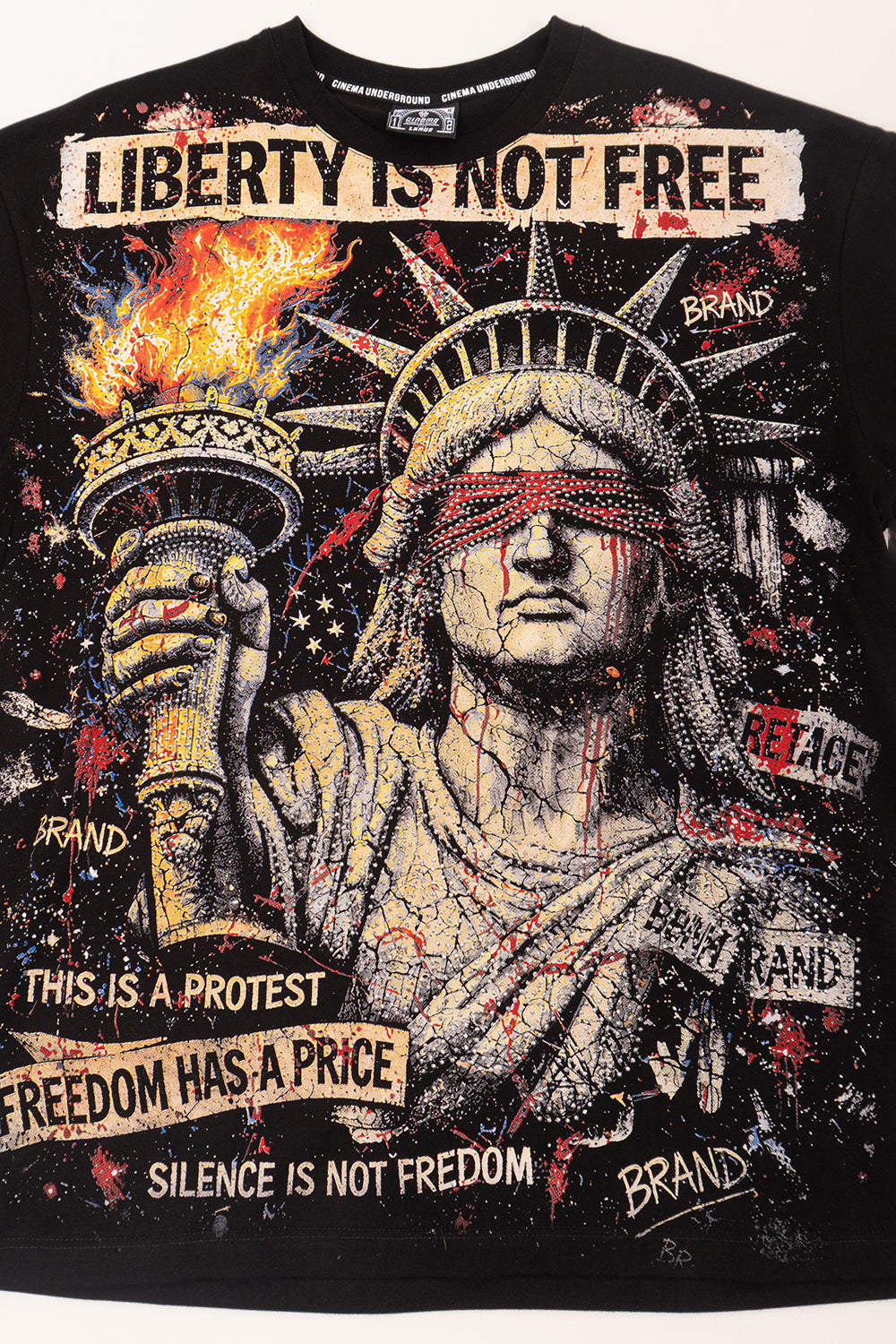 Camiseta over FREEDOM HAS PRICE