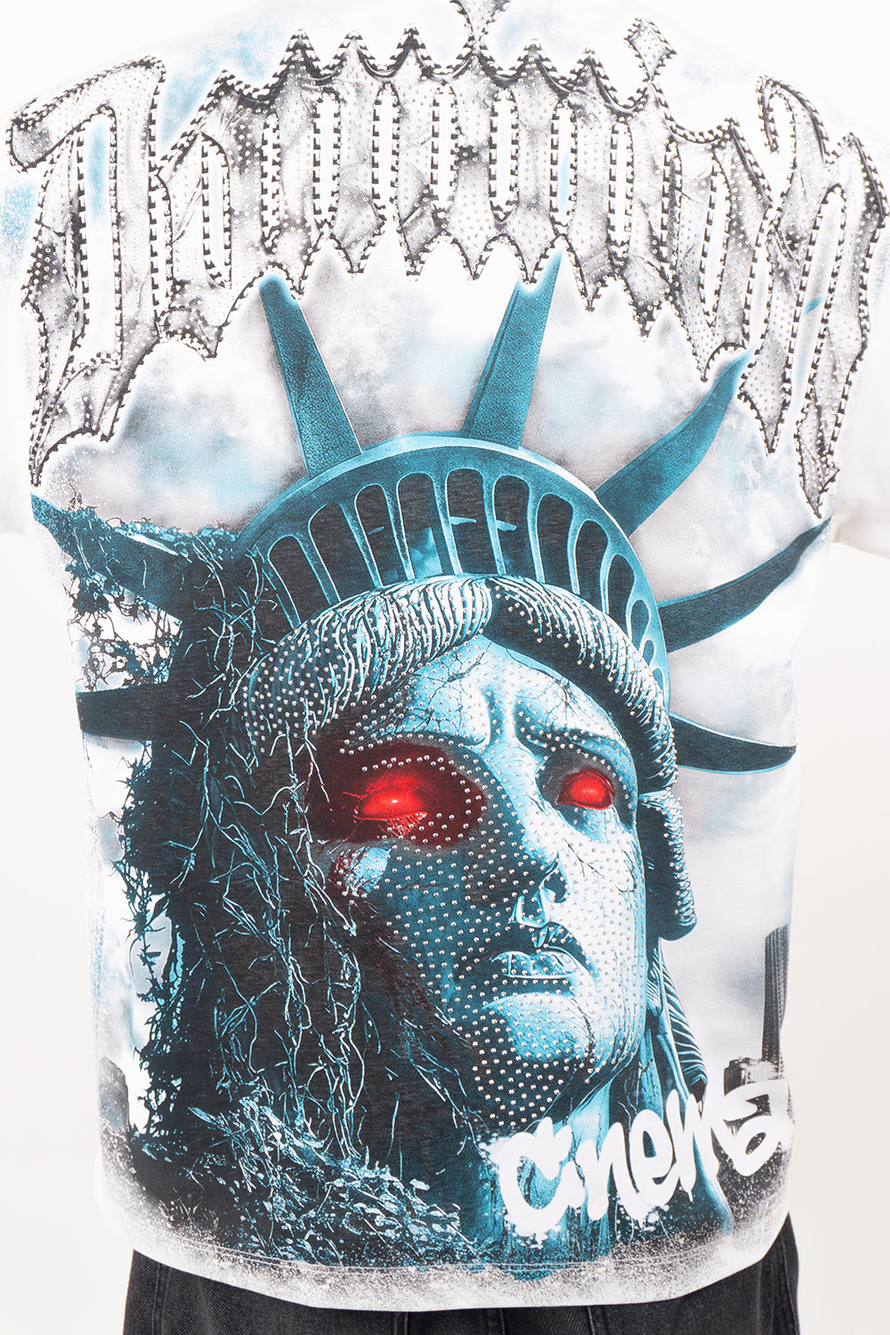 Camiseta over DOMINION