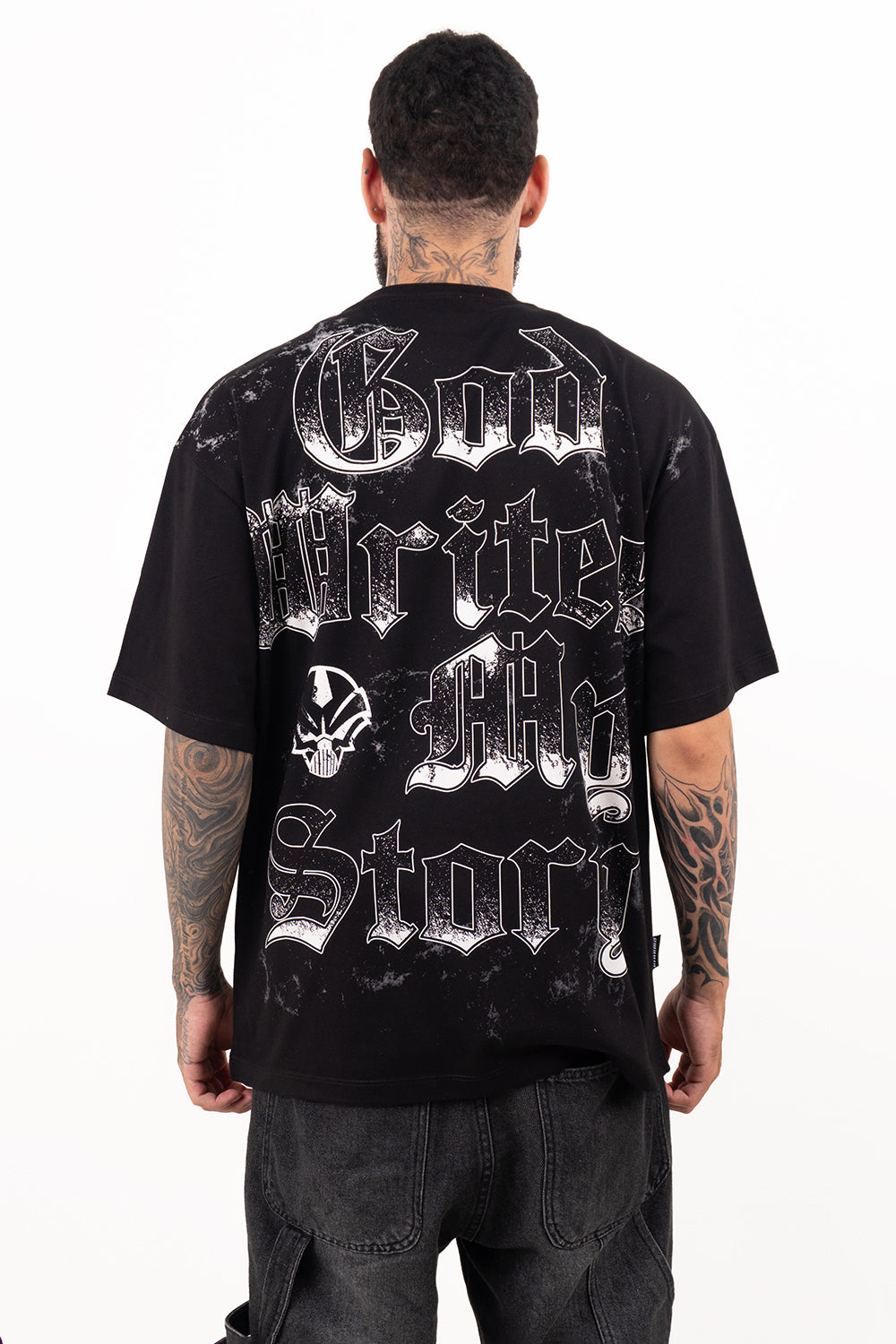 Camiseta over GOD WRITES