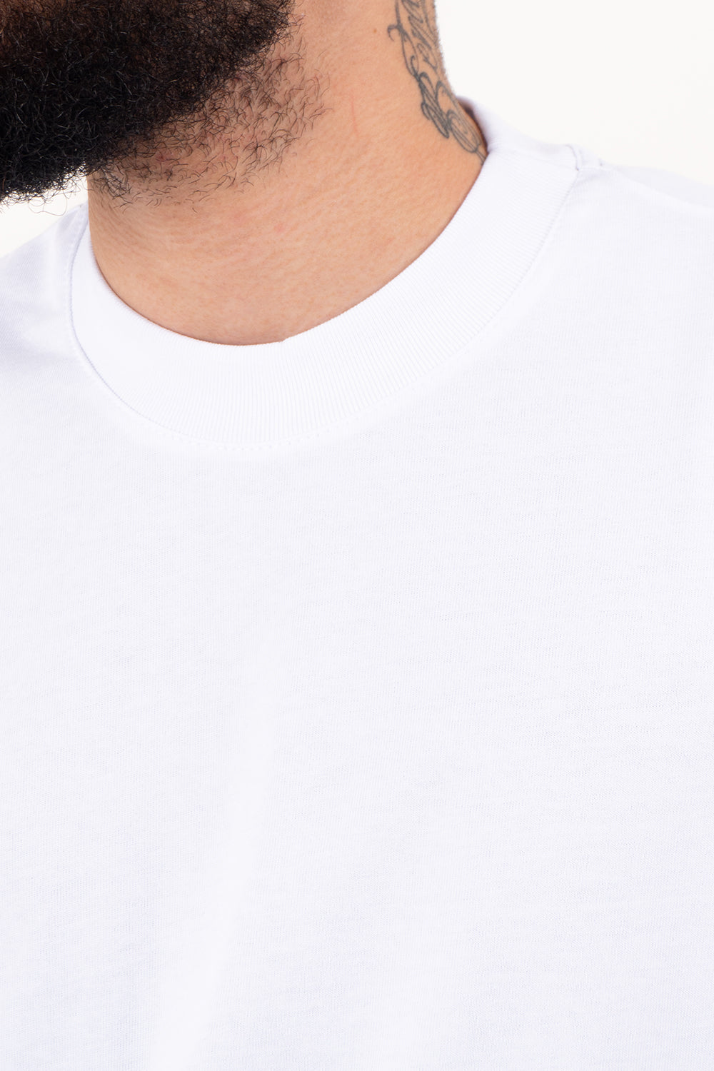 PACK X3- CAMISETAS BÁSICAS BOXY FIT- NEGRO Y BLANCO
