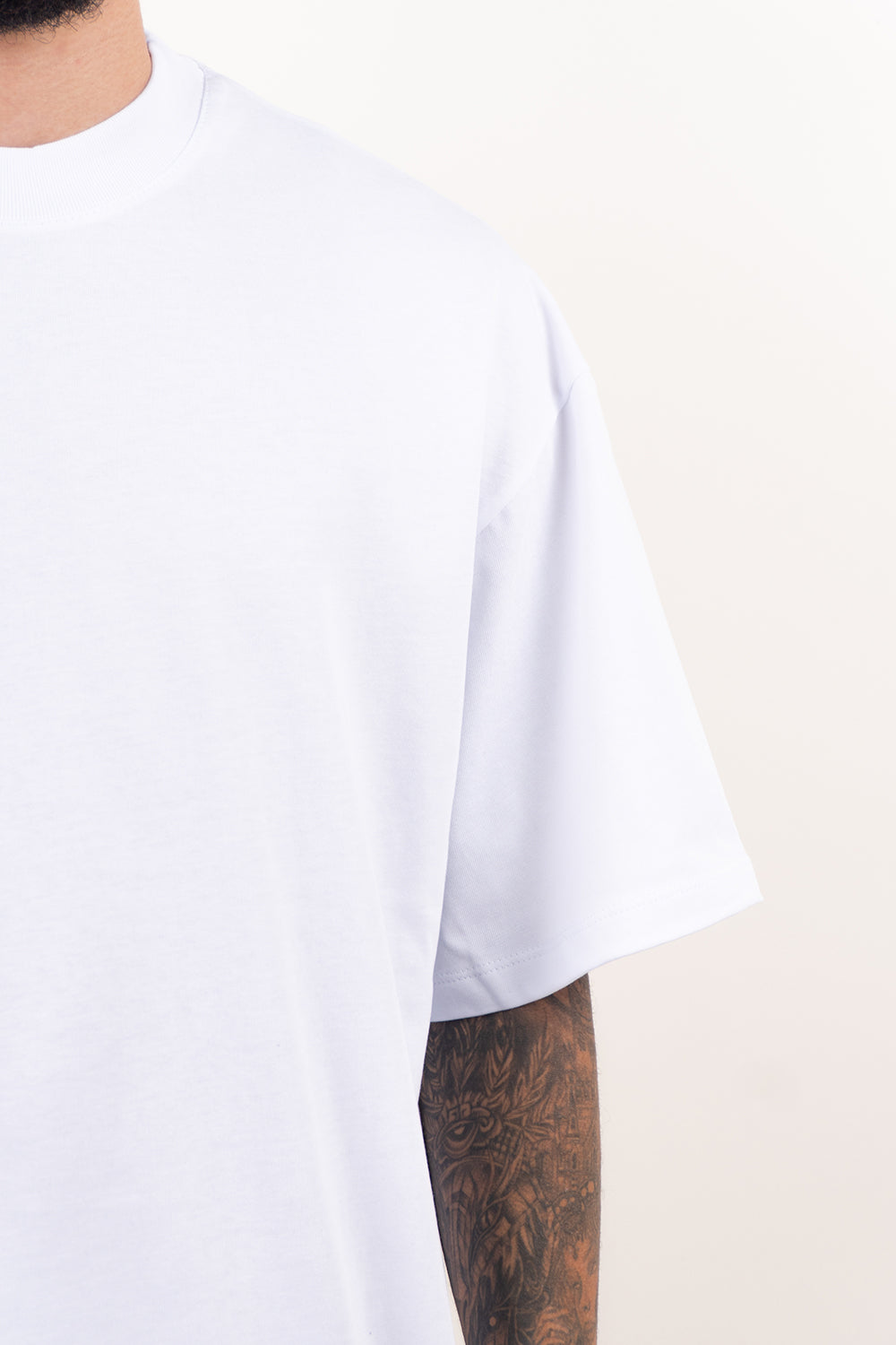 PACK X3- CAMISETAS BÁSICAS BOXY FIT- NEGRO Y BLANCO