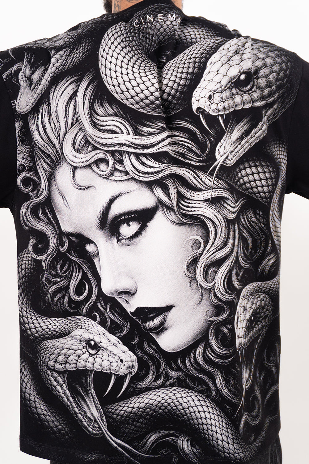 Camiseta over MEDUSA POWER