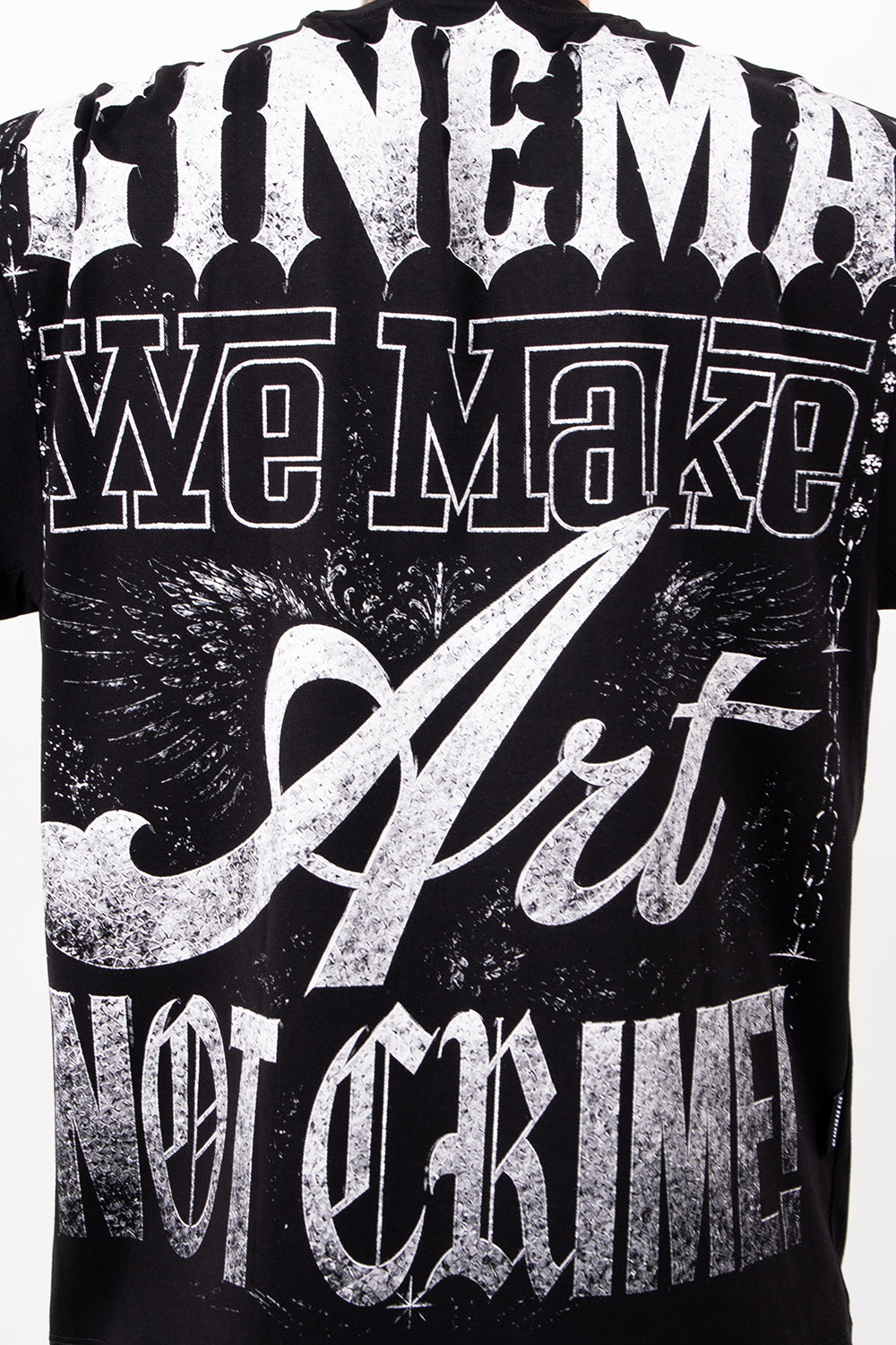 Camiseta over WE MAKE ART