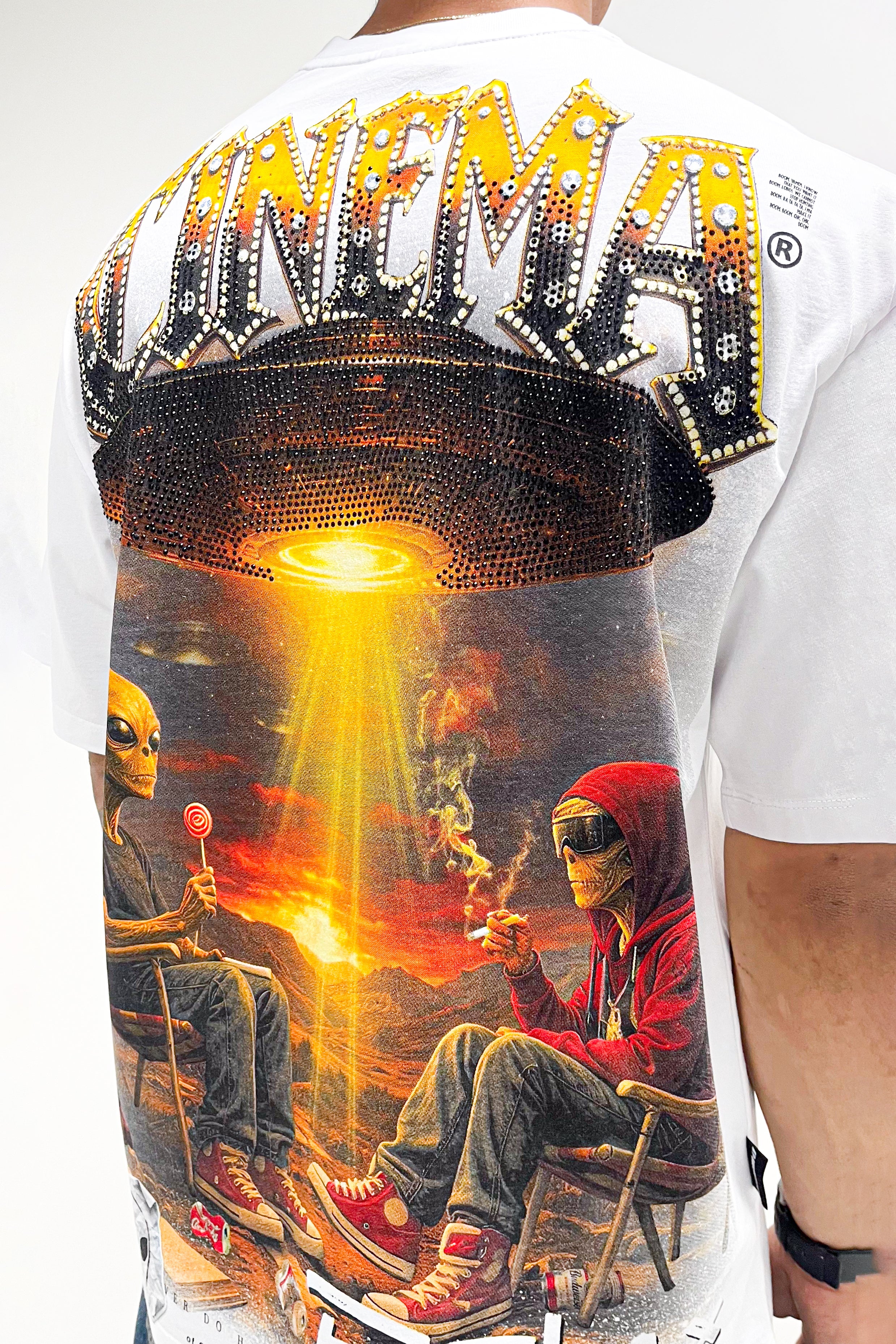 Camiseta over ALIENS UNDER