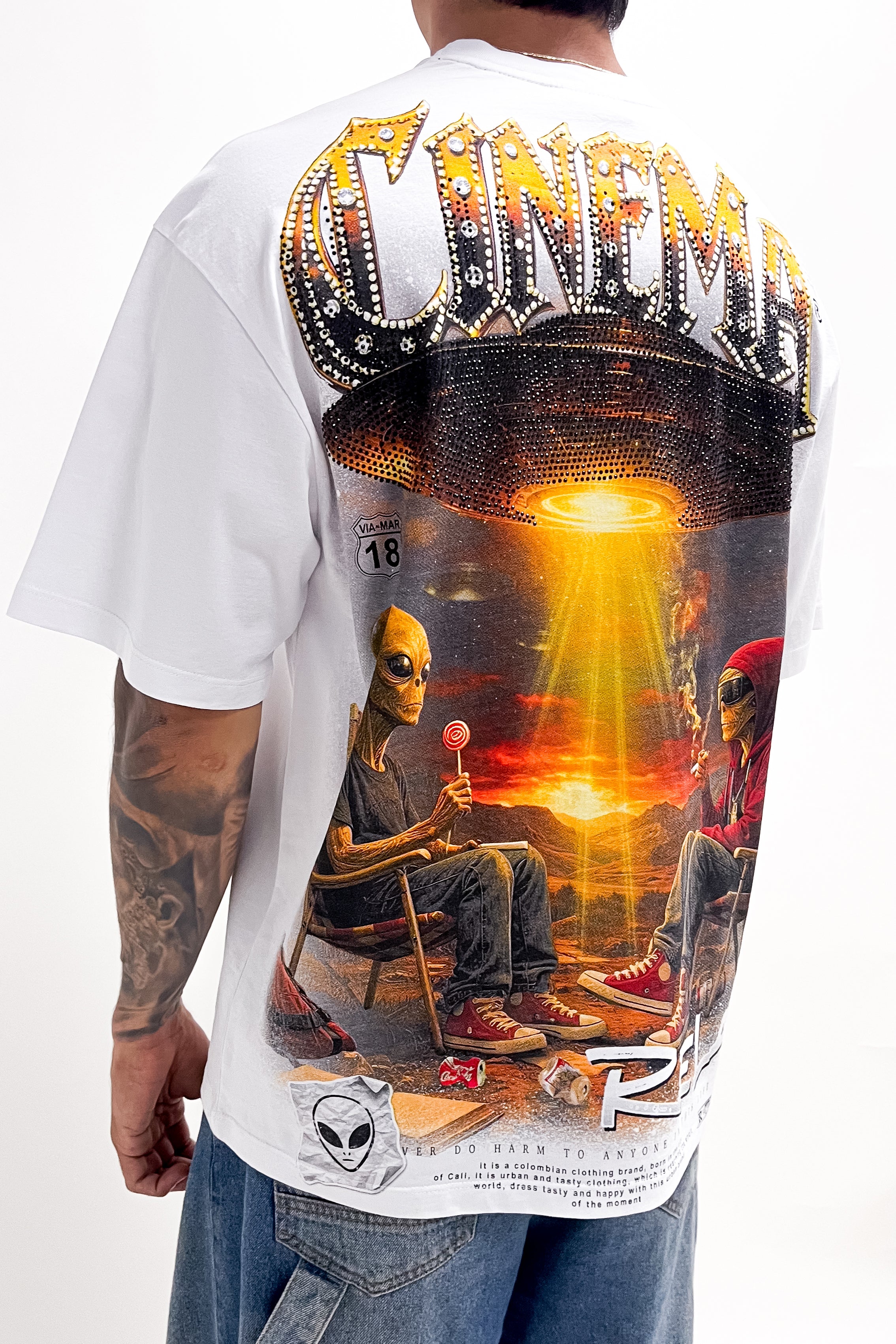 Camiseta over ALIENS UNDER