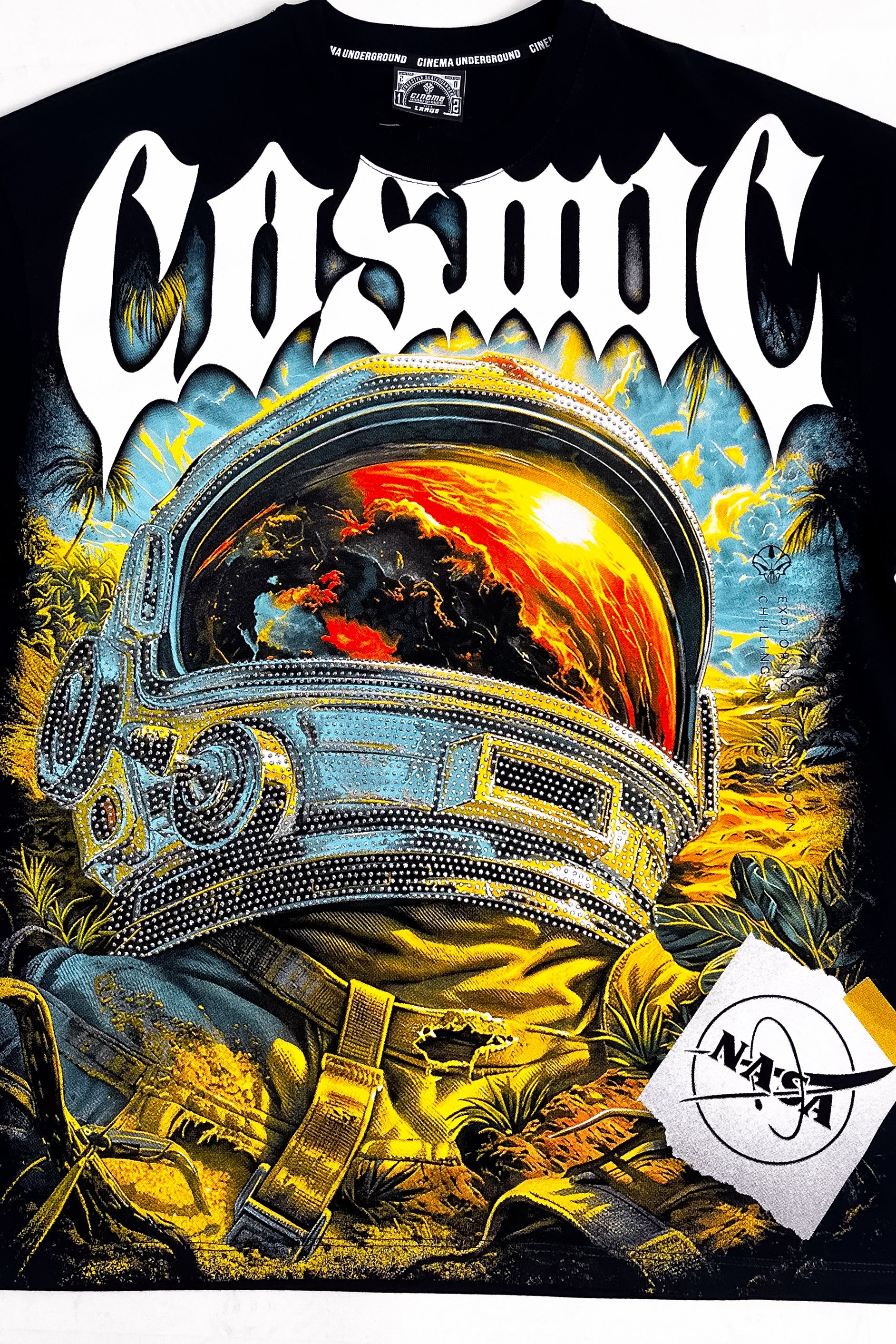 Camiseta over COSMIC